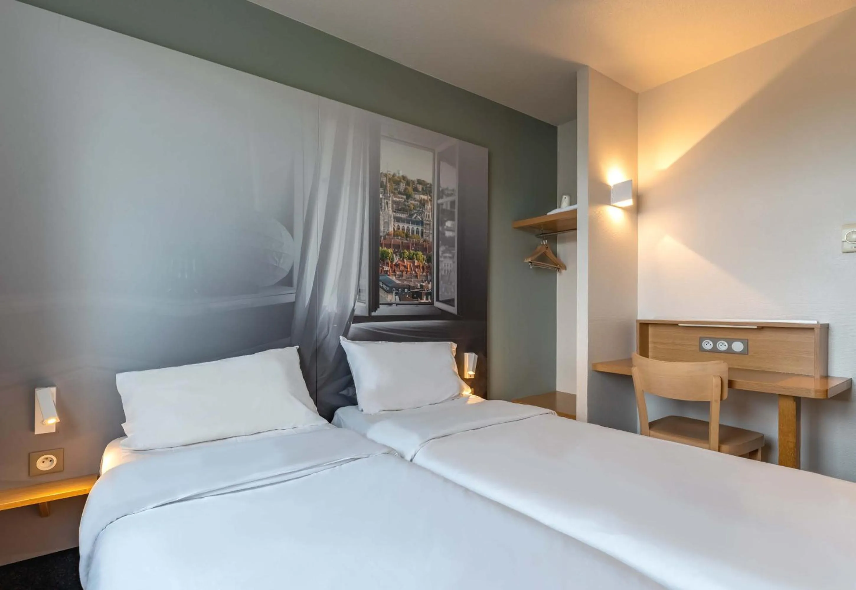 Bedroom, Bed in B&B HOTEL Evreux