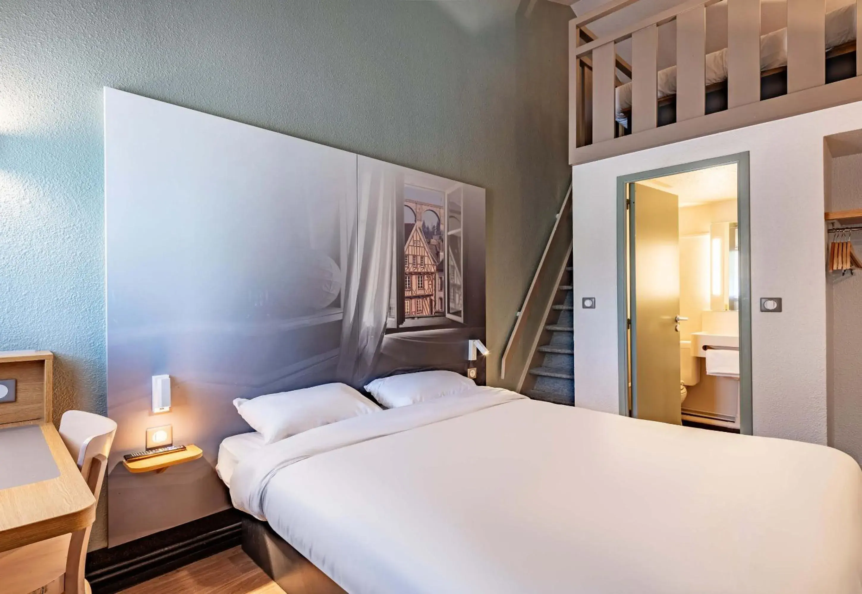 Quadruple Room in B&B HOTEL Morlaix Quadruple Room in B&B HOTEL Morlaix