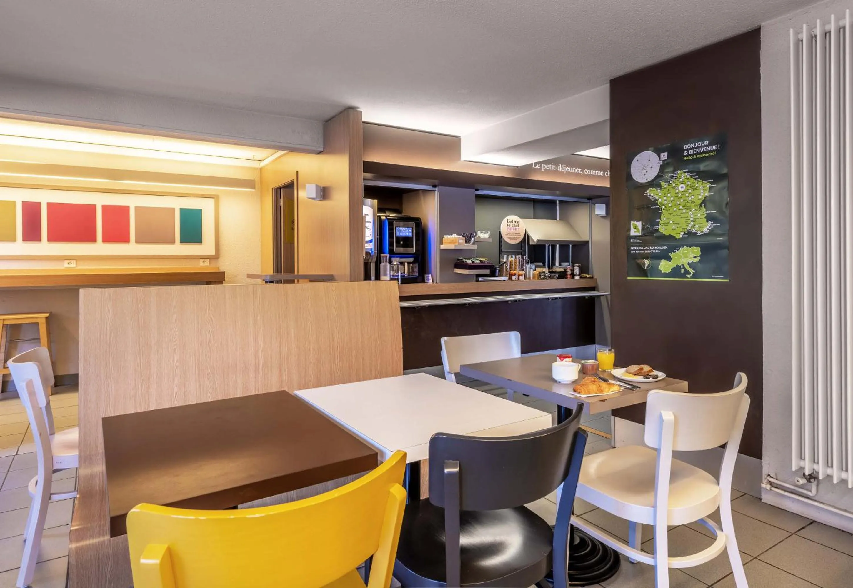 Breakfast in B&B HOTEL Morlaix