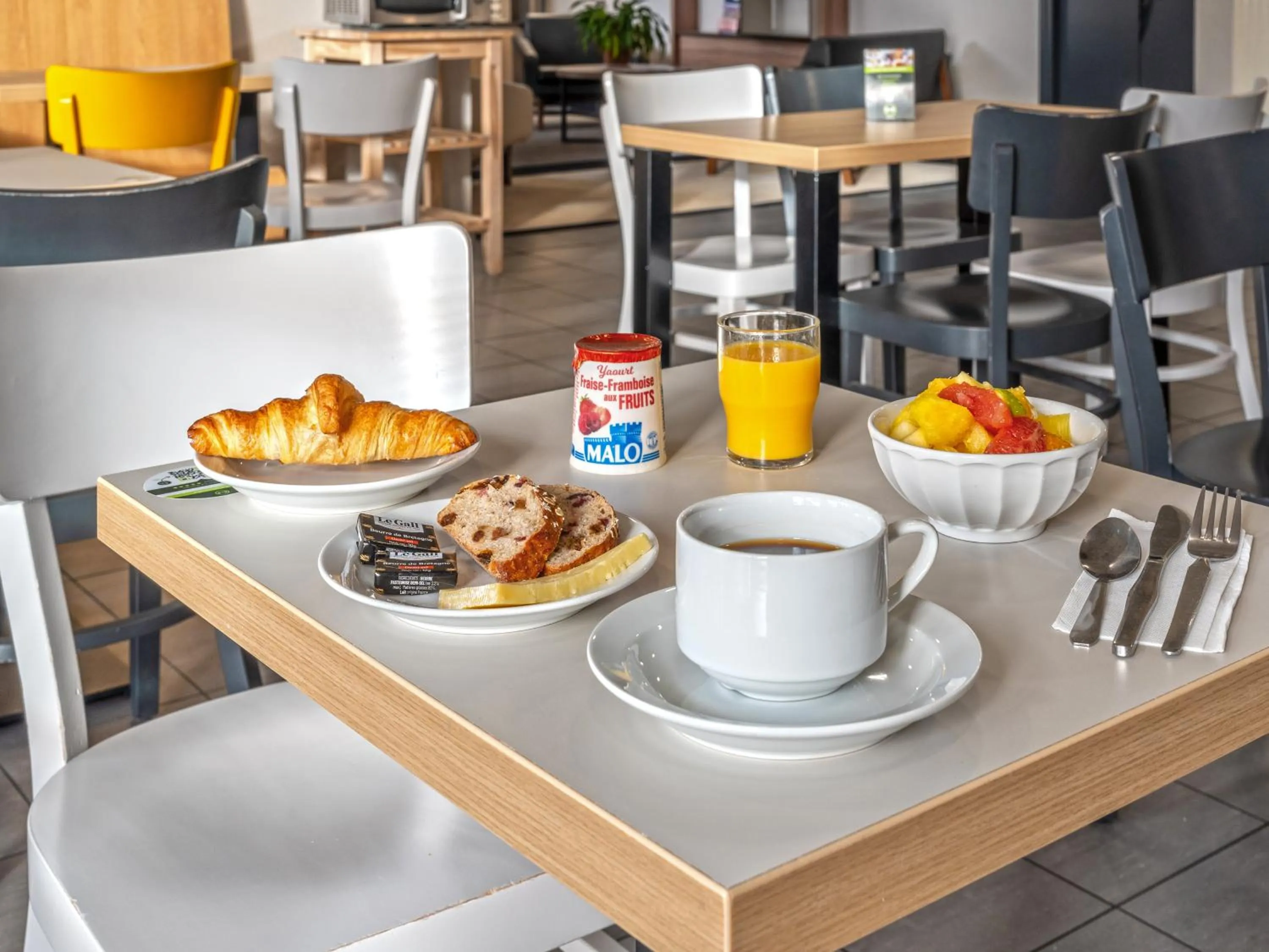 Breakfast in B&B HOTEL Brest Port du Moulin Blanc