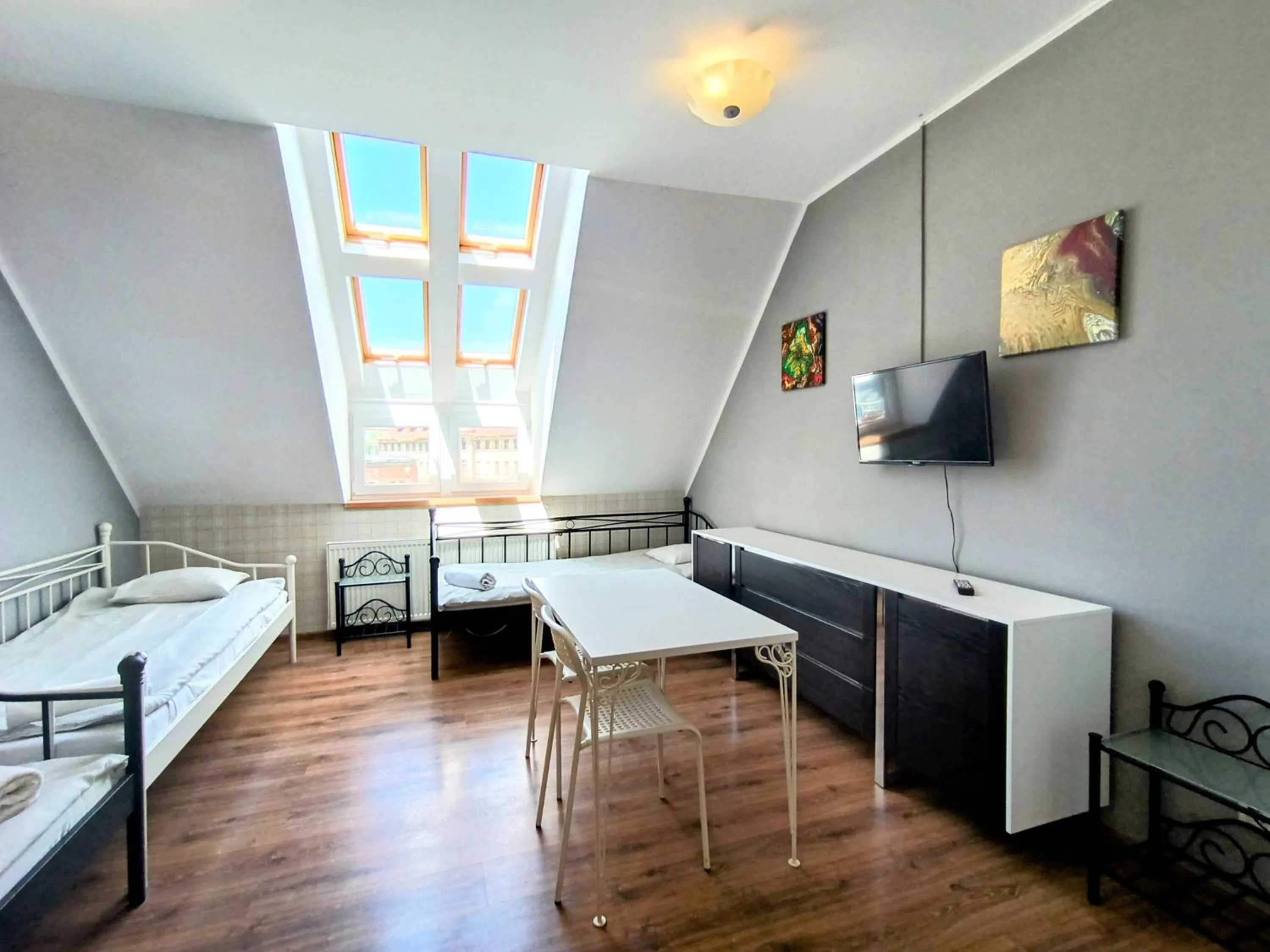 Bed in Fitness Hostel - darmowy parking