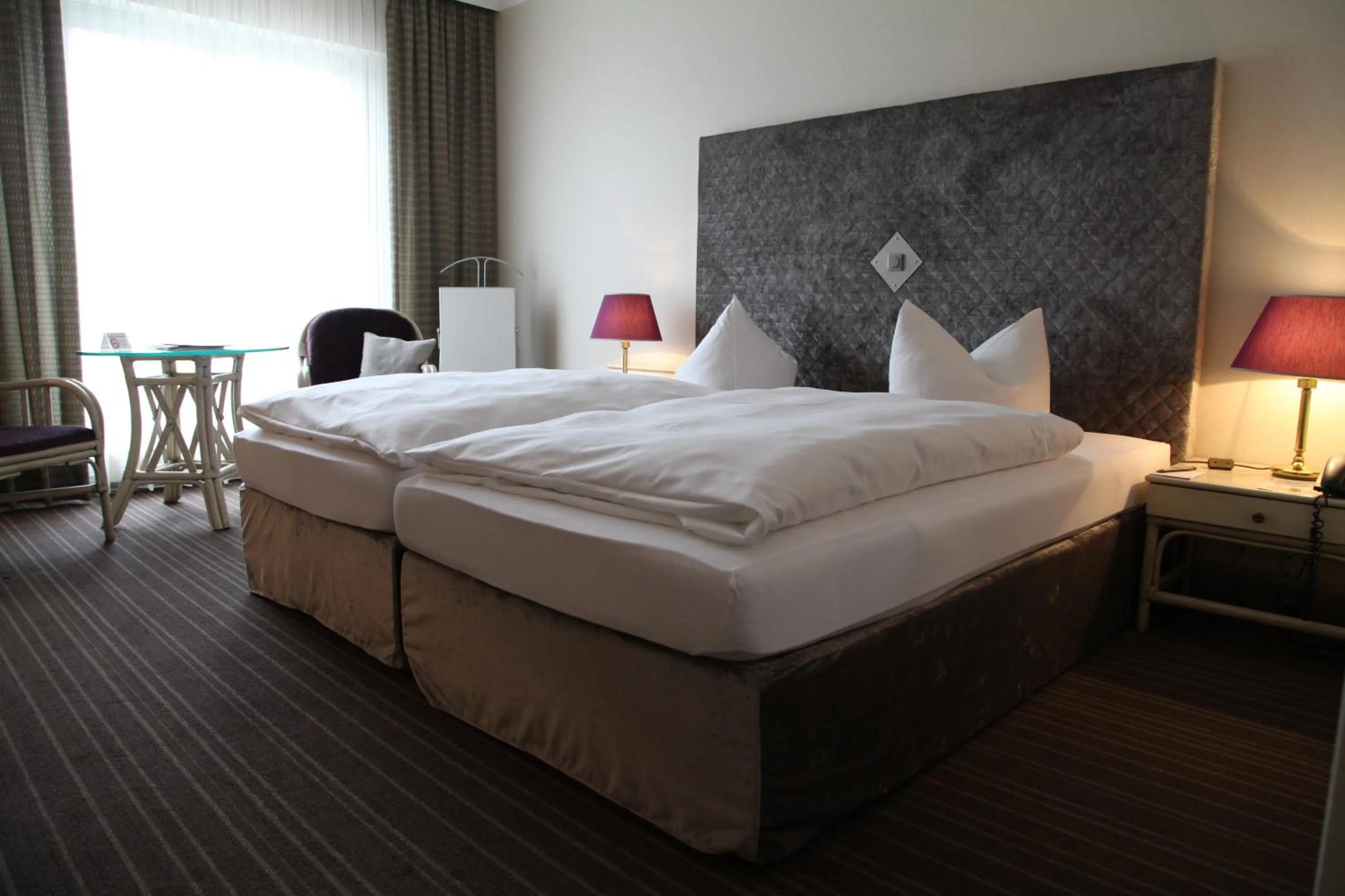 Photo of the whole room, Bed in Hotel "Schloss Friedestrom"