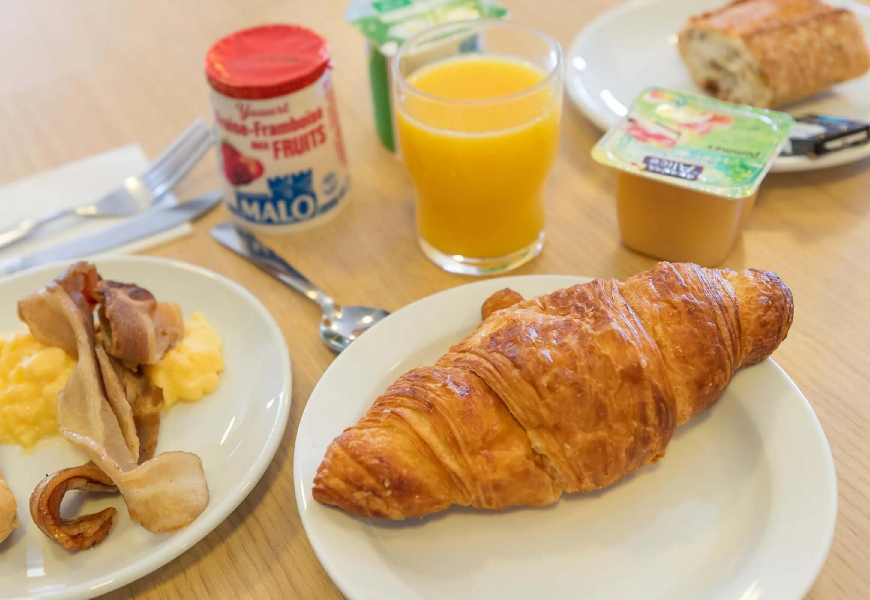 Breakfast in B&B HOTEL Bourges 1