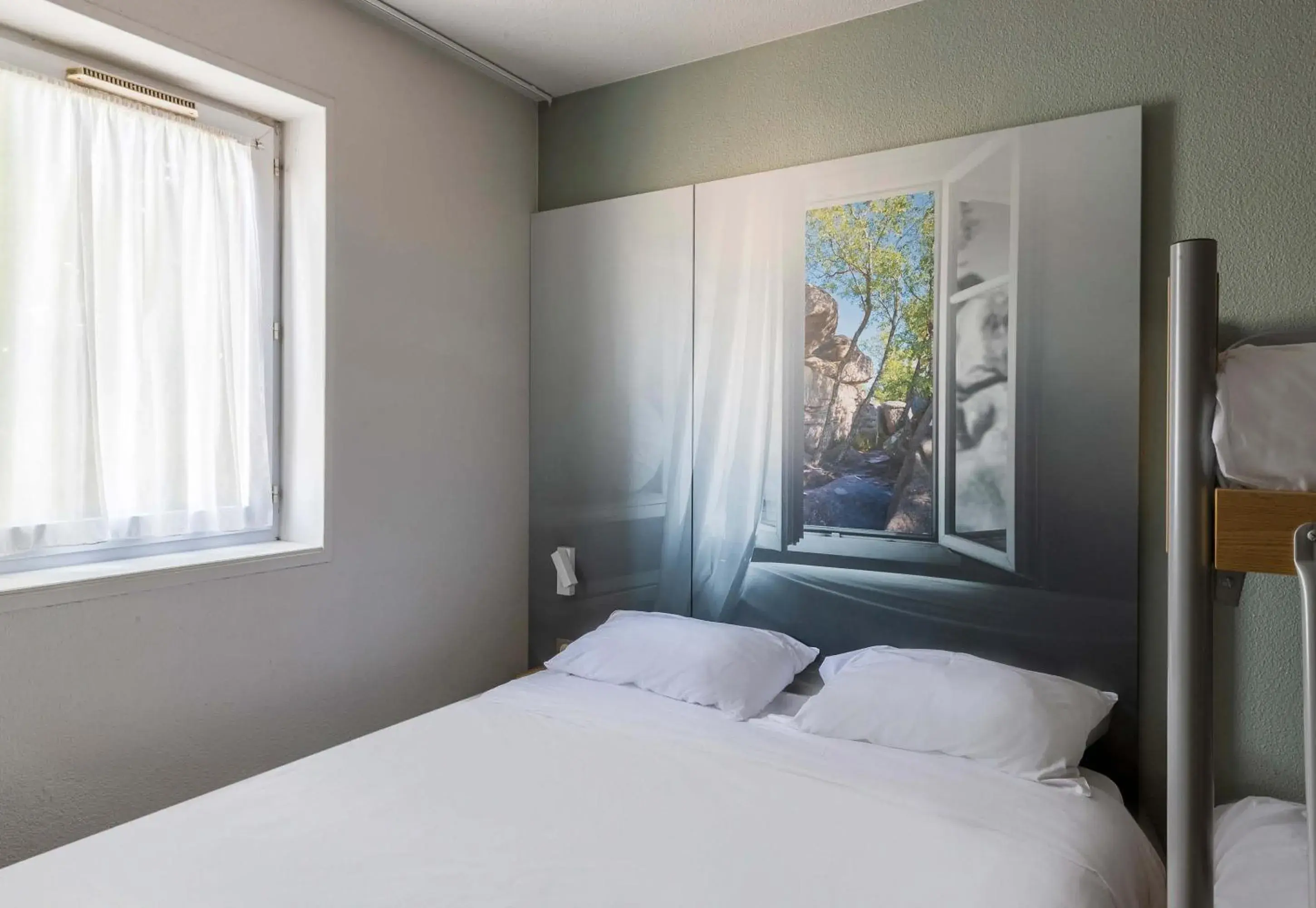 Quadruple Room in B&B HOTEL Bourges 1 Quadruple Room in B&B HOTEL Bourges 1