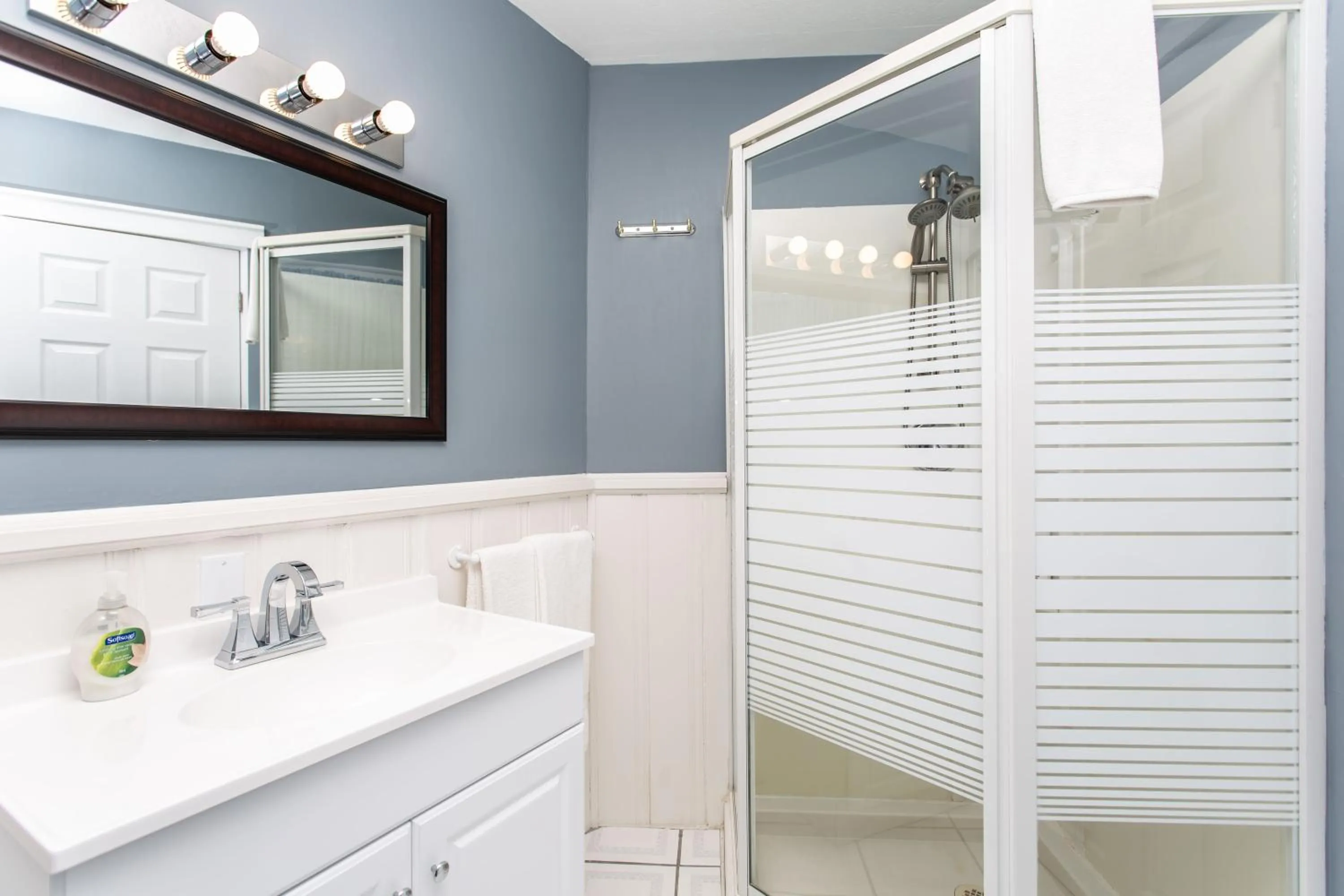 Toilet in Ambiance By The Falls B&B