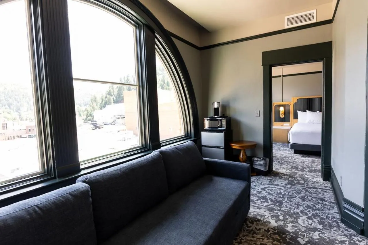 Bed in Historic Franklin Hotel