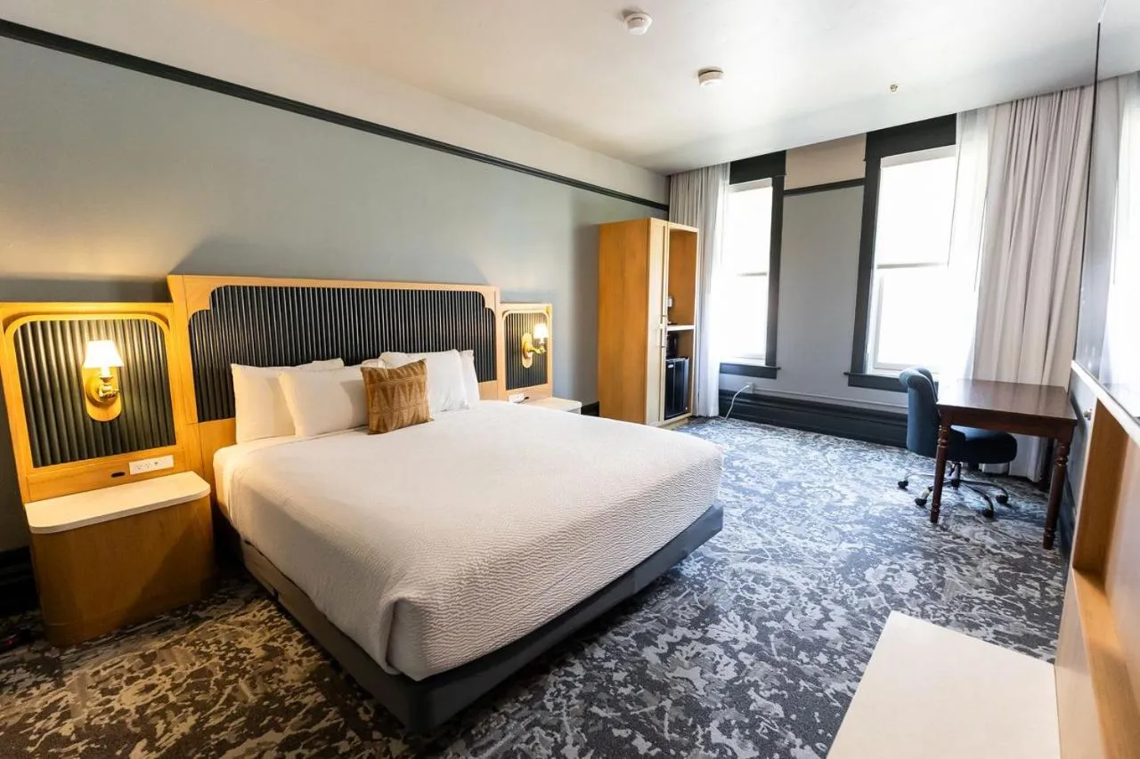 Bed in Historic Franklin Hotel