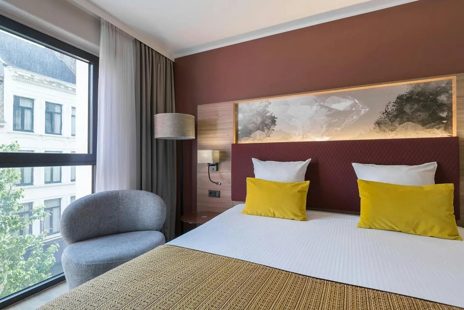 Photo of the whole room, Bed in Leonardo Hotel Antwerpen Photo of the whole room, Bed in Leonardo Hotel Antwerpen