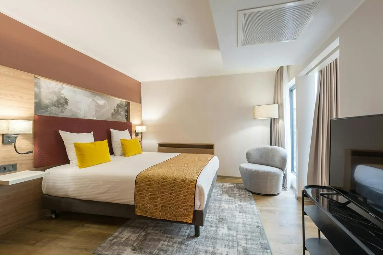 Photo of the whole room, Bed in Leonardo Hotel Antwerpen Photo of the whole room, Bed in Leonardo Hotel Antwerpen