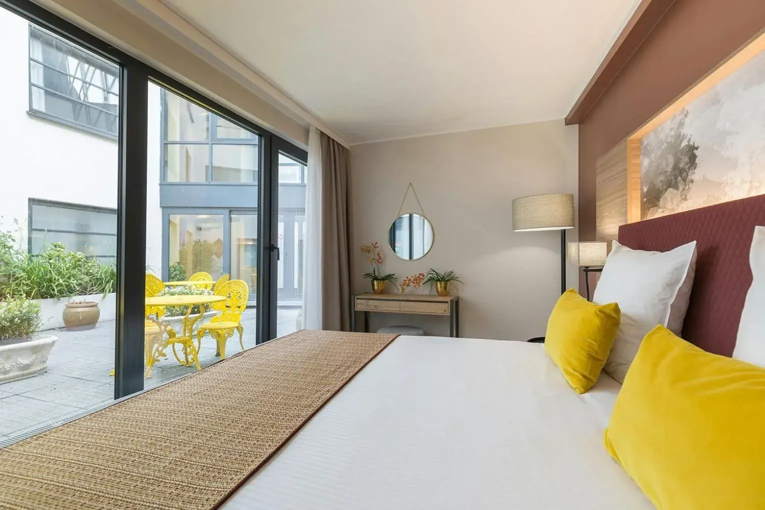 Photo of the whole room, Bed in Leonardo Hotel Antwerpen Photo of the whole room, Bed in Leonardo Hotel Antwerpen