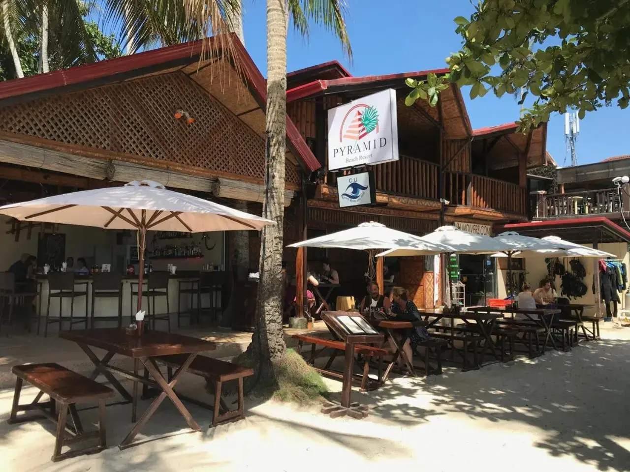 Restaurant/places to eat in Pyramid Resort Restaurant/places to eat in Pyramid Resort