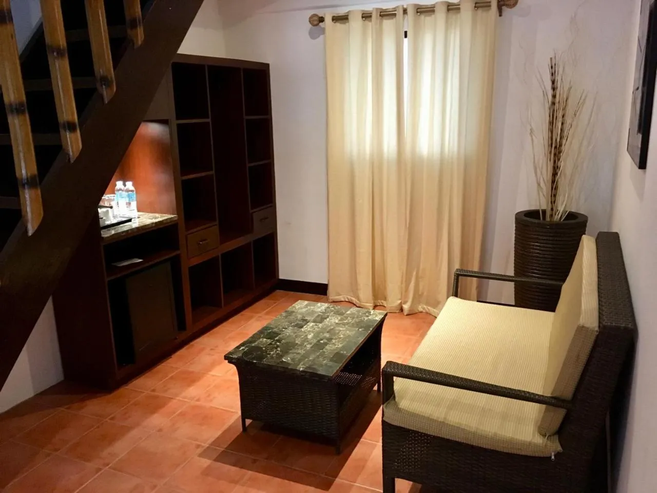 Seating area in Pyramid Resort