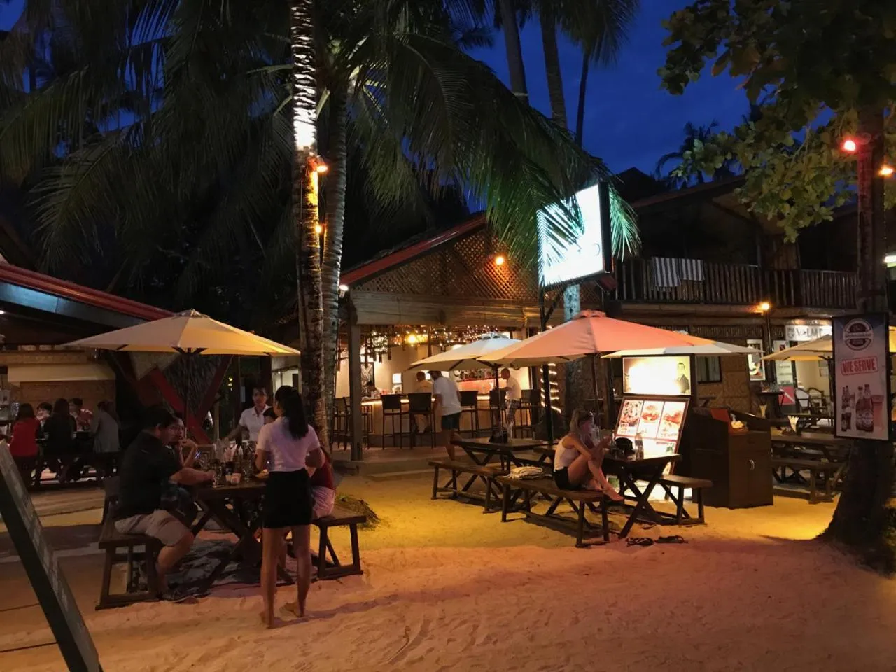 Restaurant/places to eat in Pyramid Resort