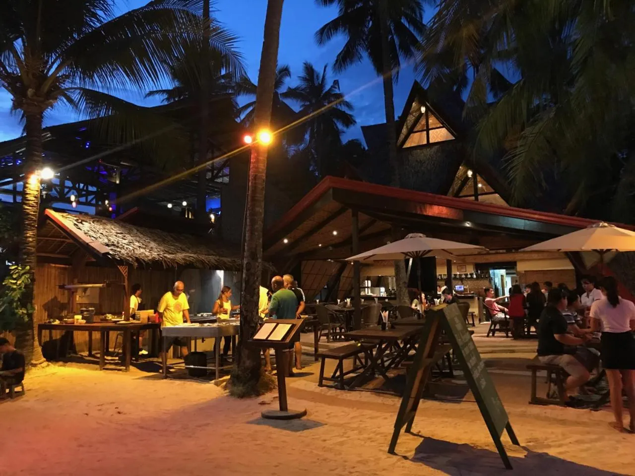 Restaurant/places to eat in Pyramid Resort