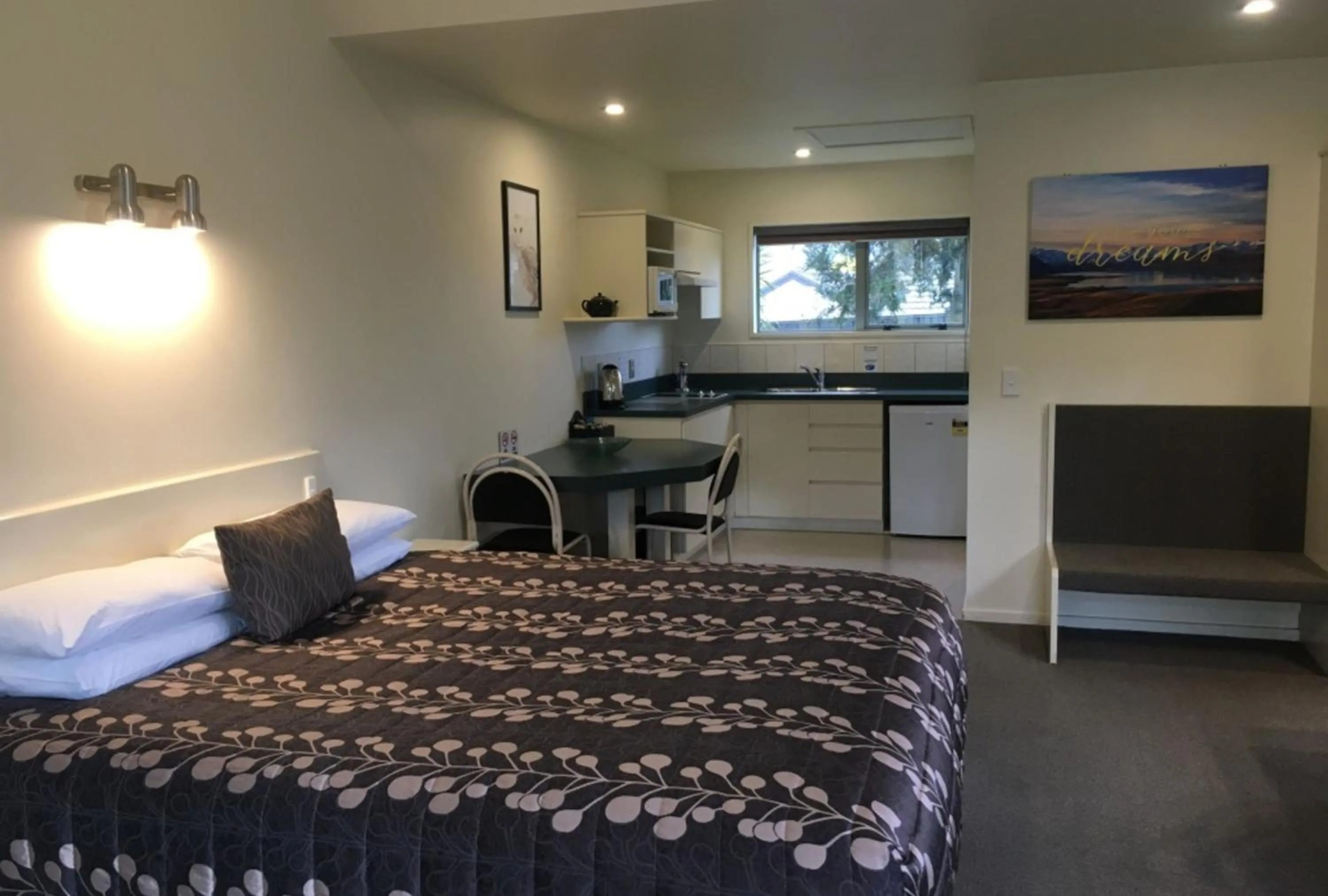 Family Room in Colonial Manor Motel