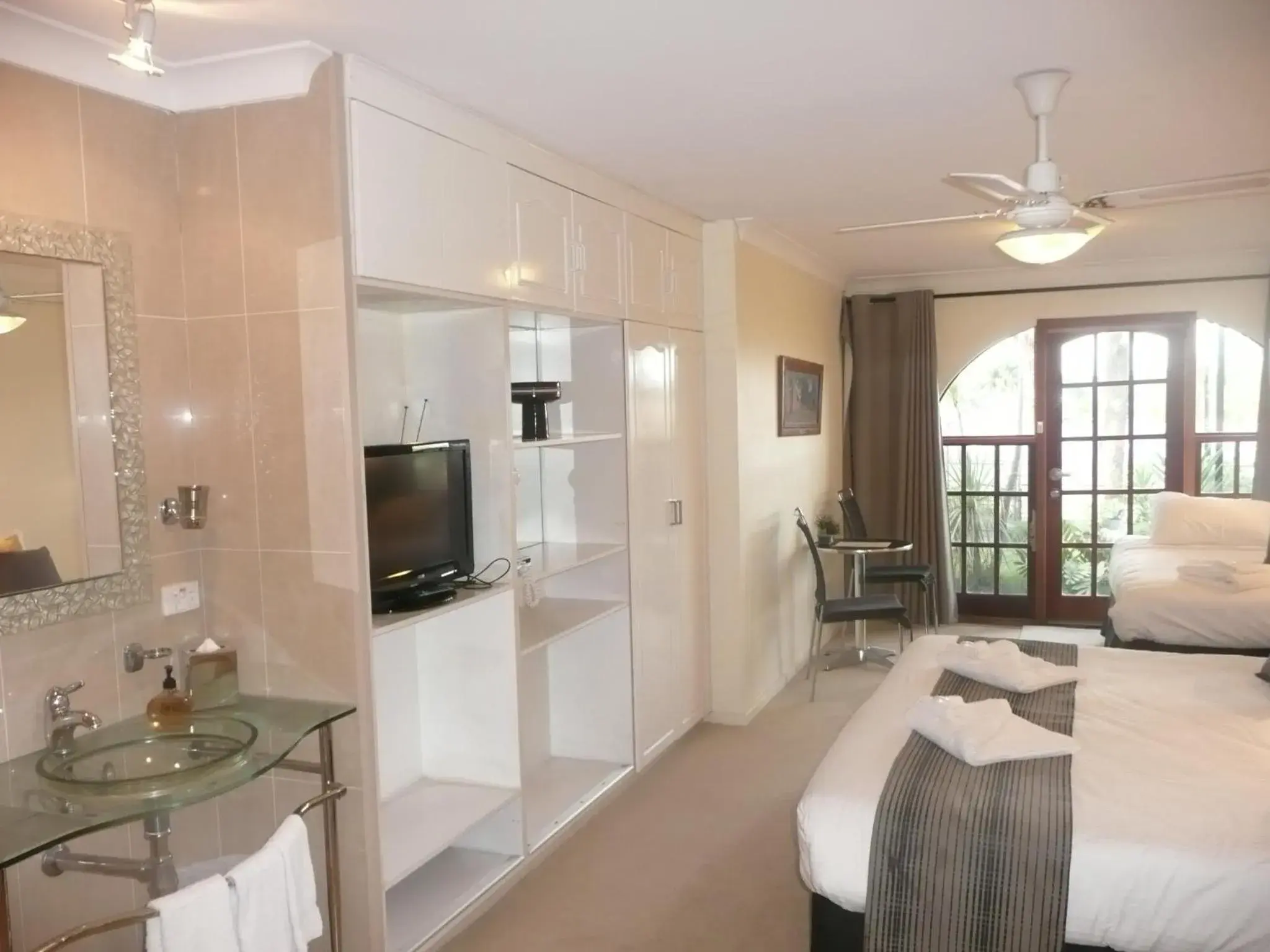 King Room with Spa Bath in Getaway Inn Boutique Guest house King Room with Spa Bath in Getaway Inn Boutique Guest house