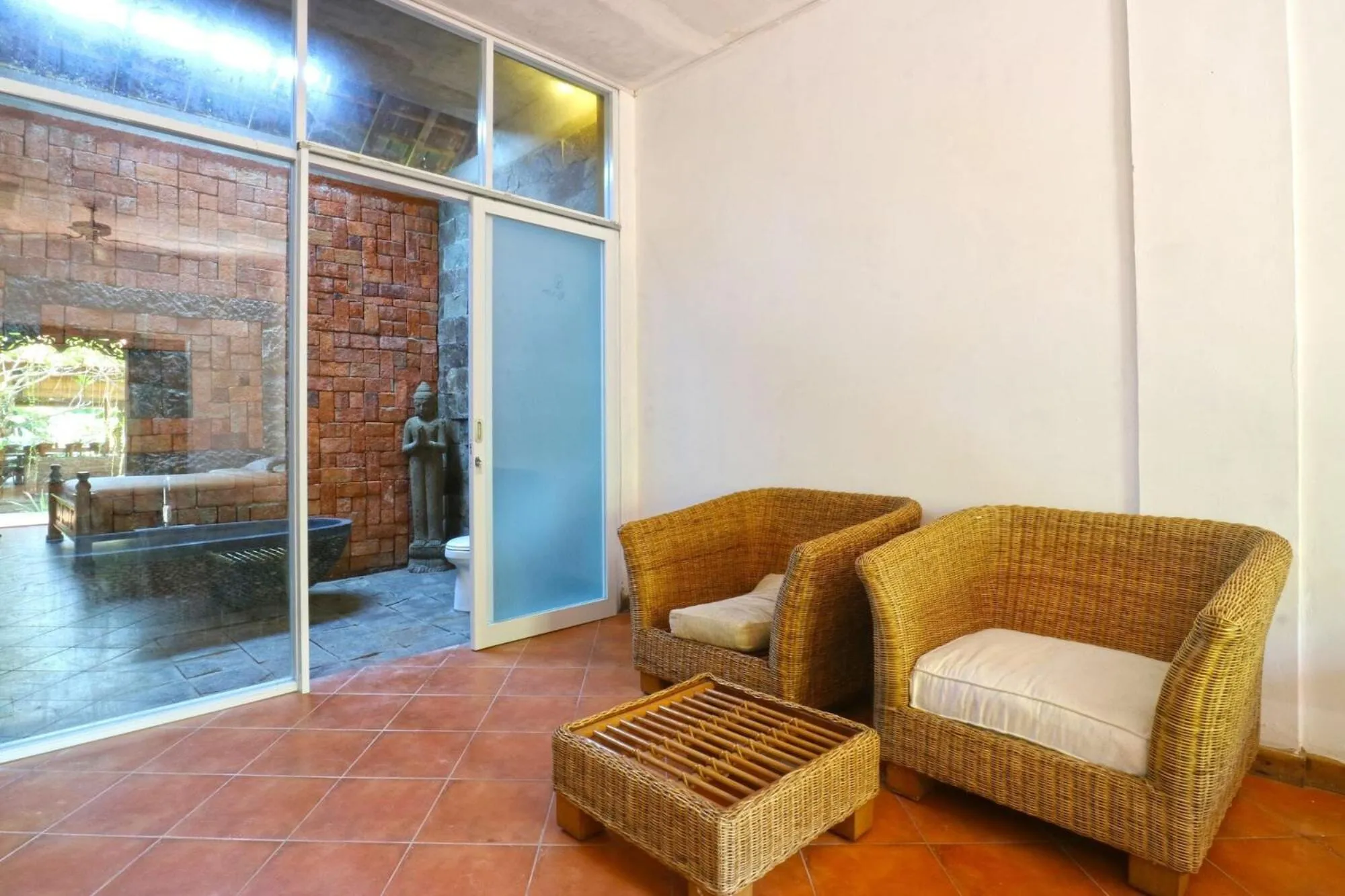Bathroom in Diuma residence yoga meditation retreat and healing Center