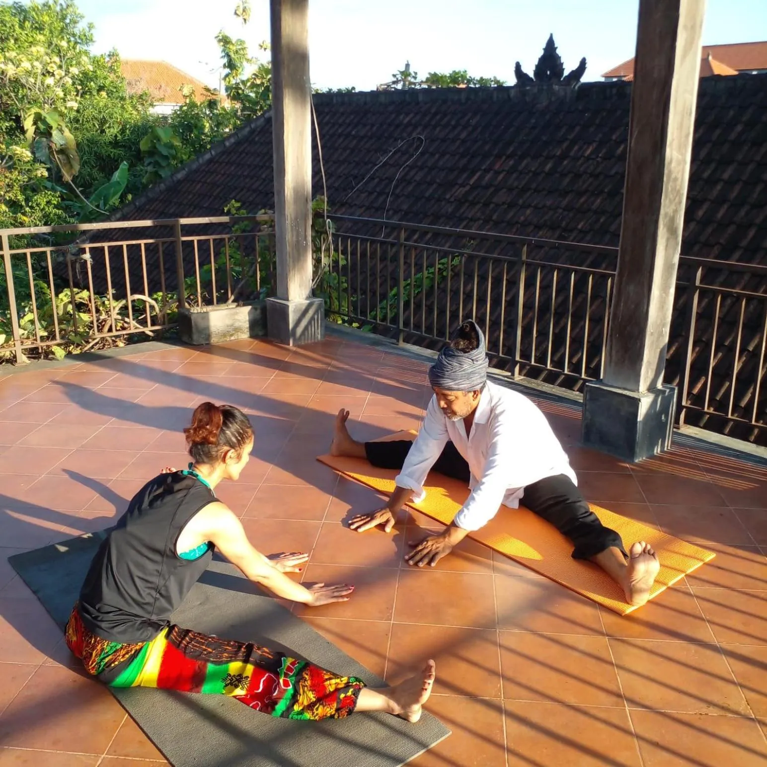 People in Diuma residence yoga meditation retreat and healing Center