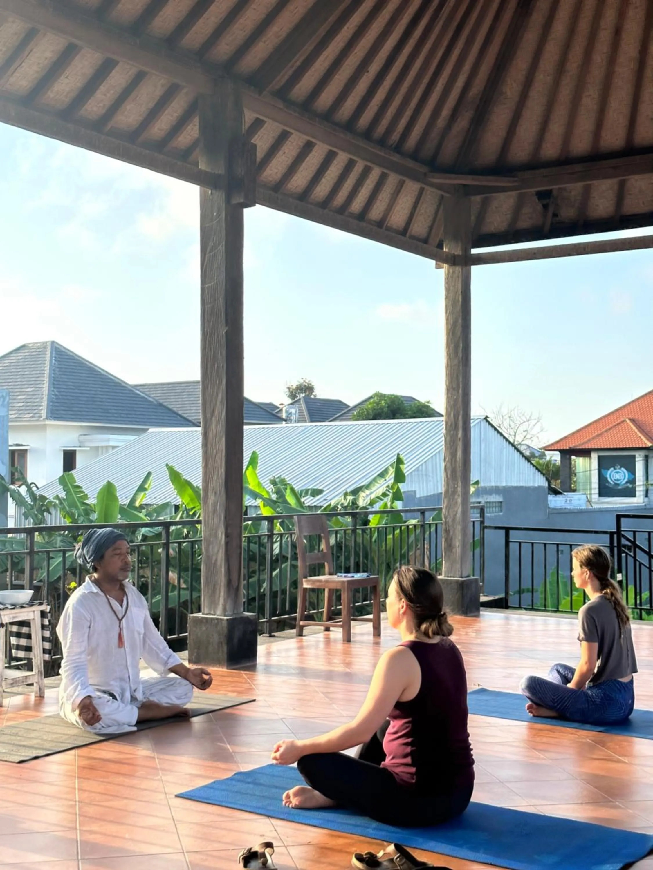 People in Diuma residence yoga meditation retreat and healing Center