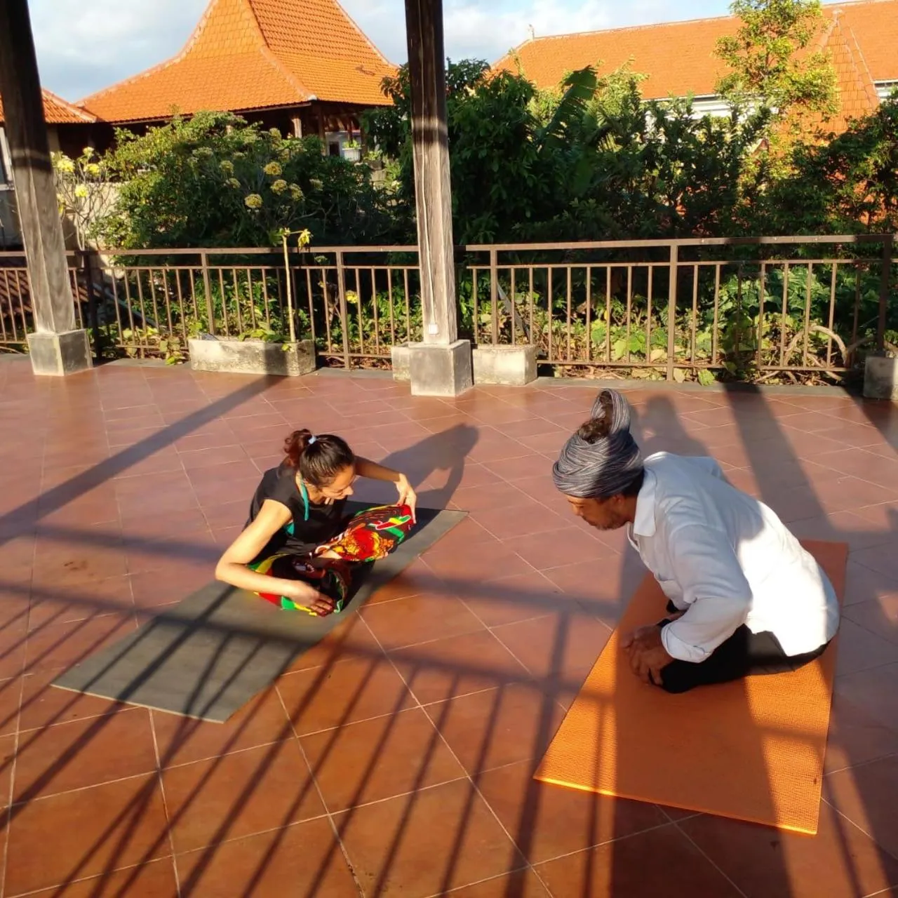 People in Diuma residence yoga meditation retreat and healing Center