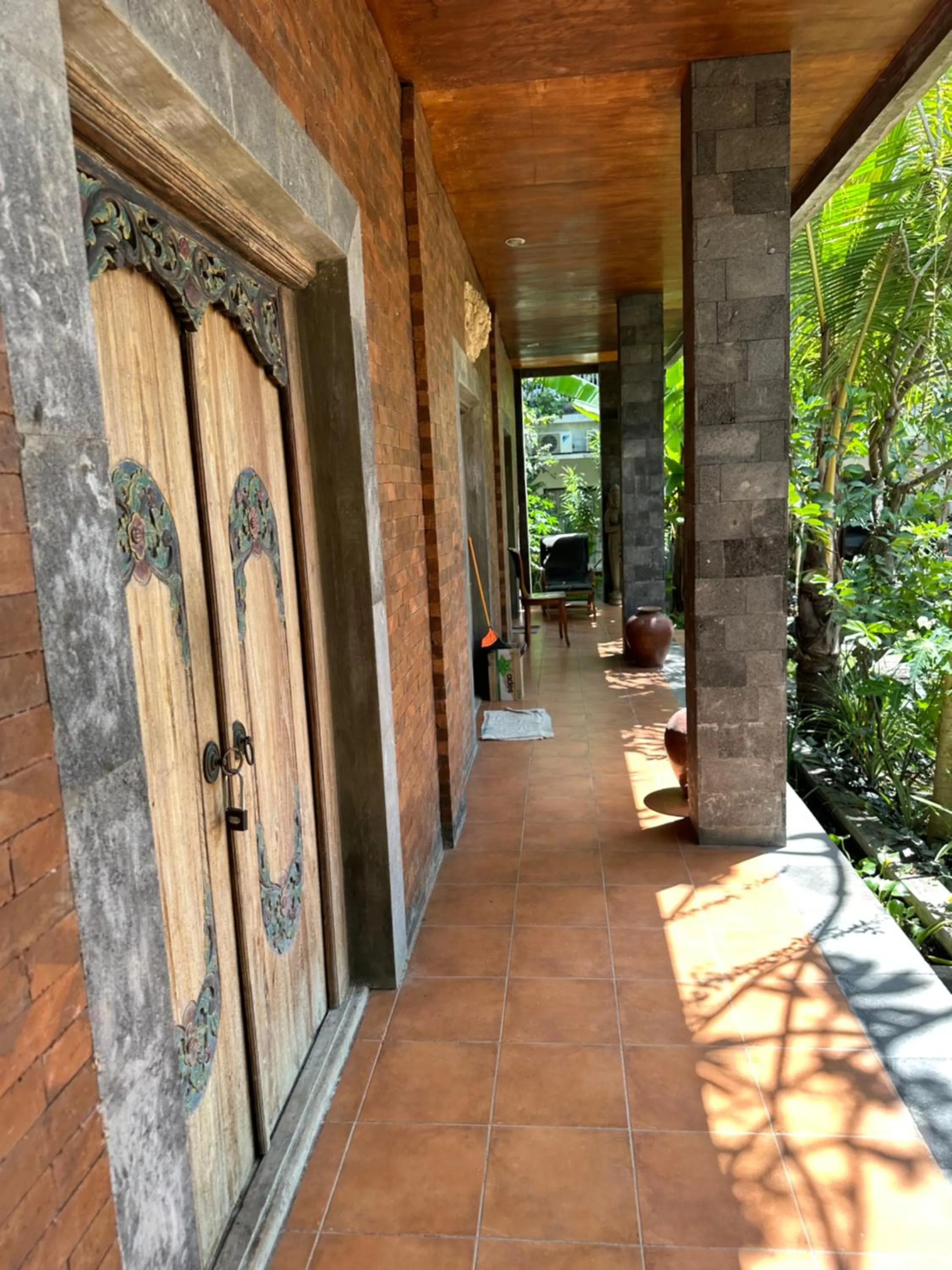 Day in Diuma residence yoga meditation retreat and healing Center