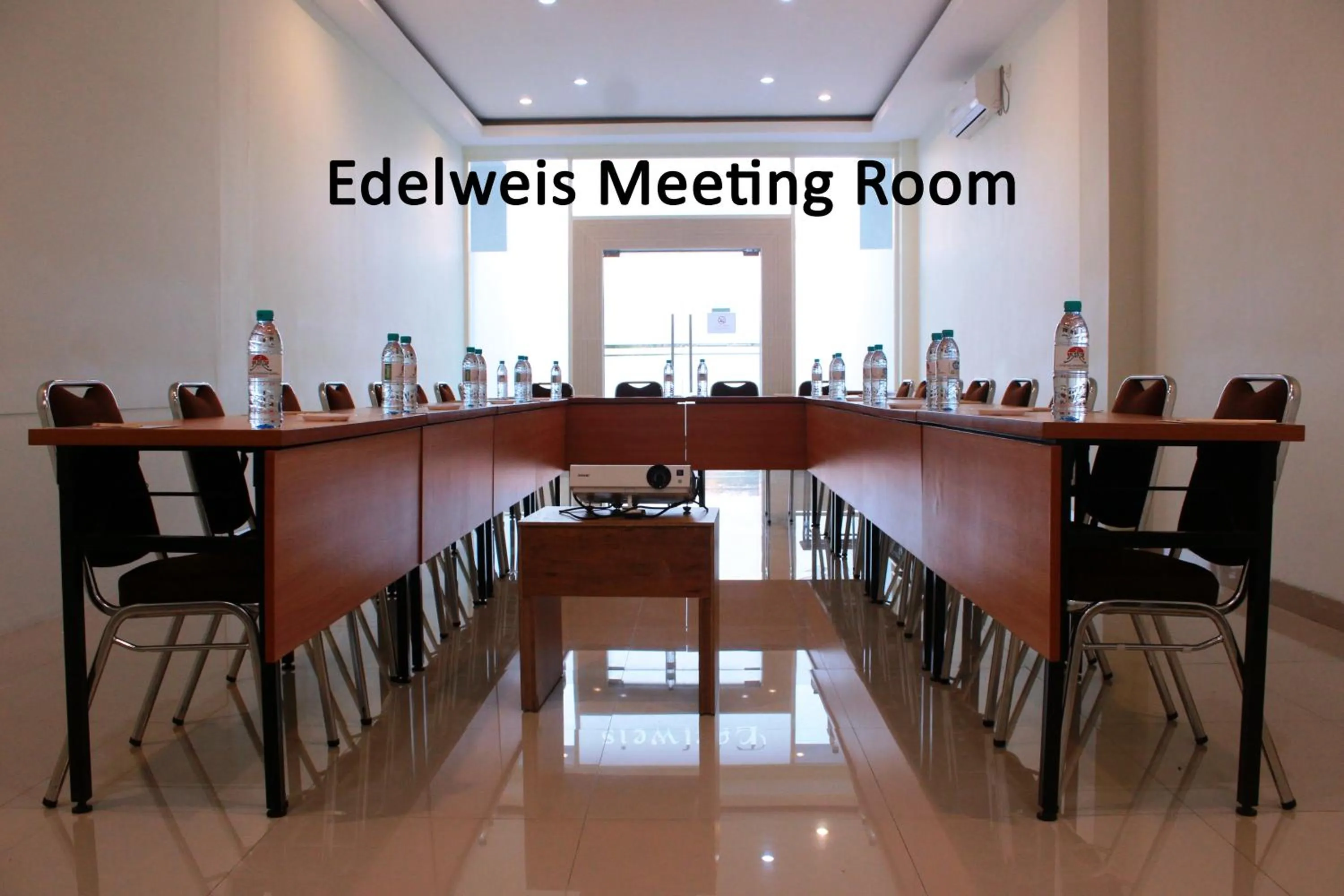 Banquet/Function facilities in Naka Hotel Kupang