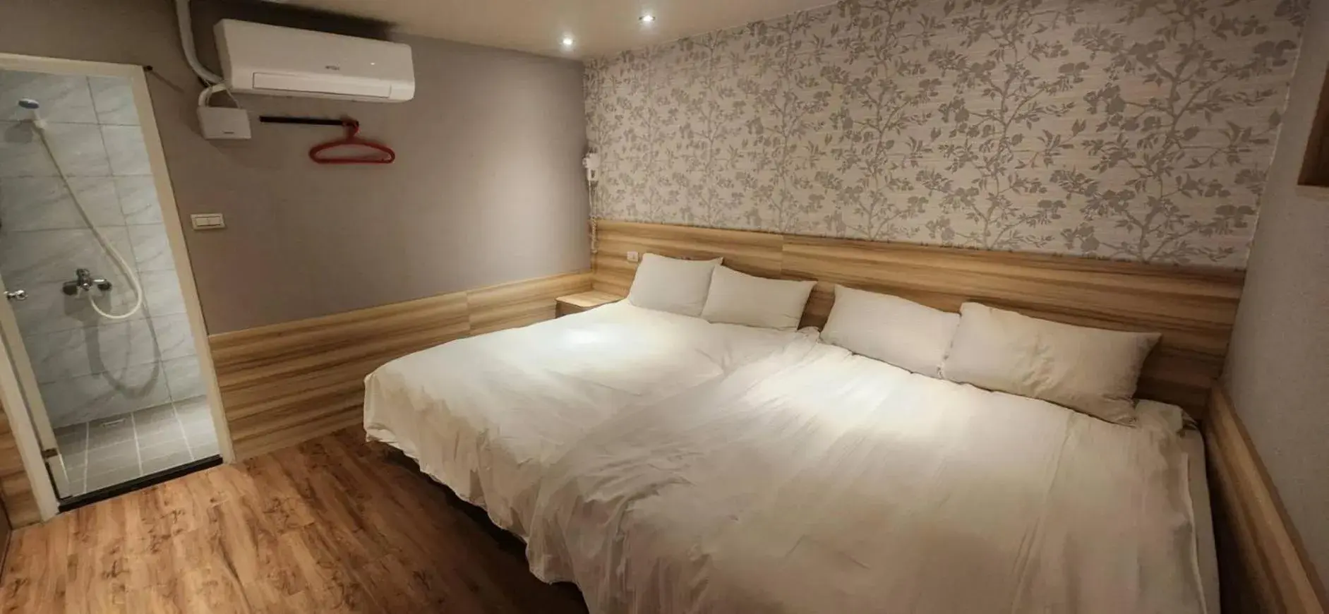 Bed in Honey Prince Bed in Honey Prince