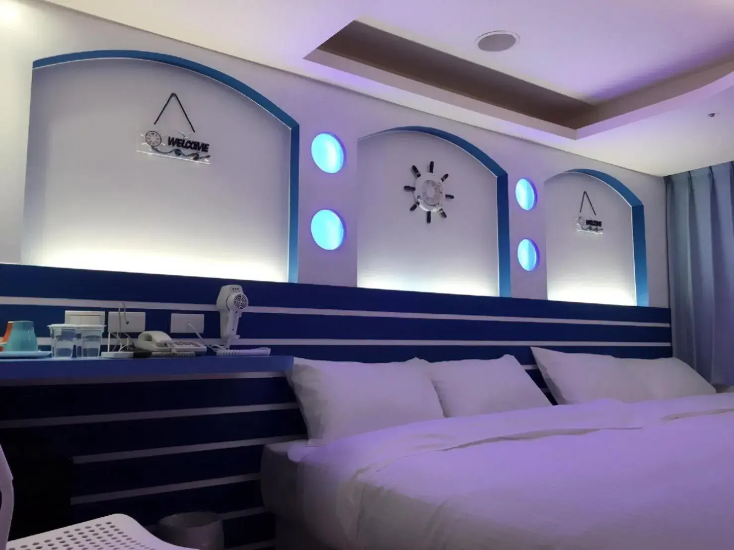 Bed in Honey Prince Bed in Honey Prince