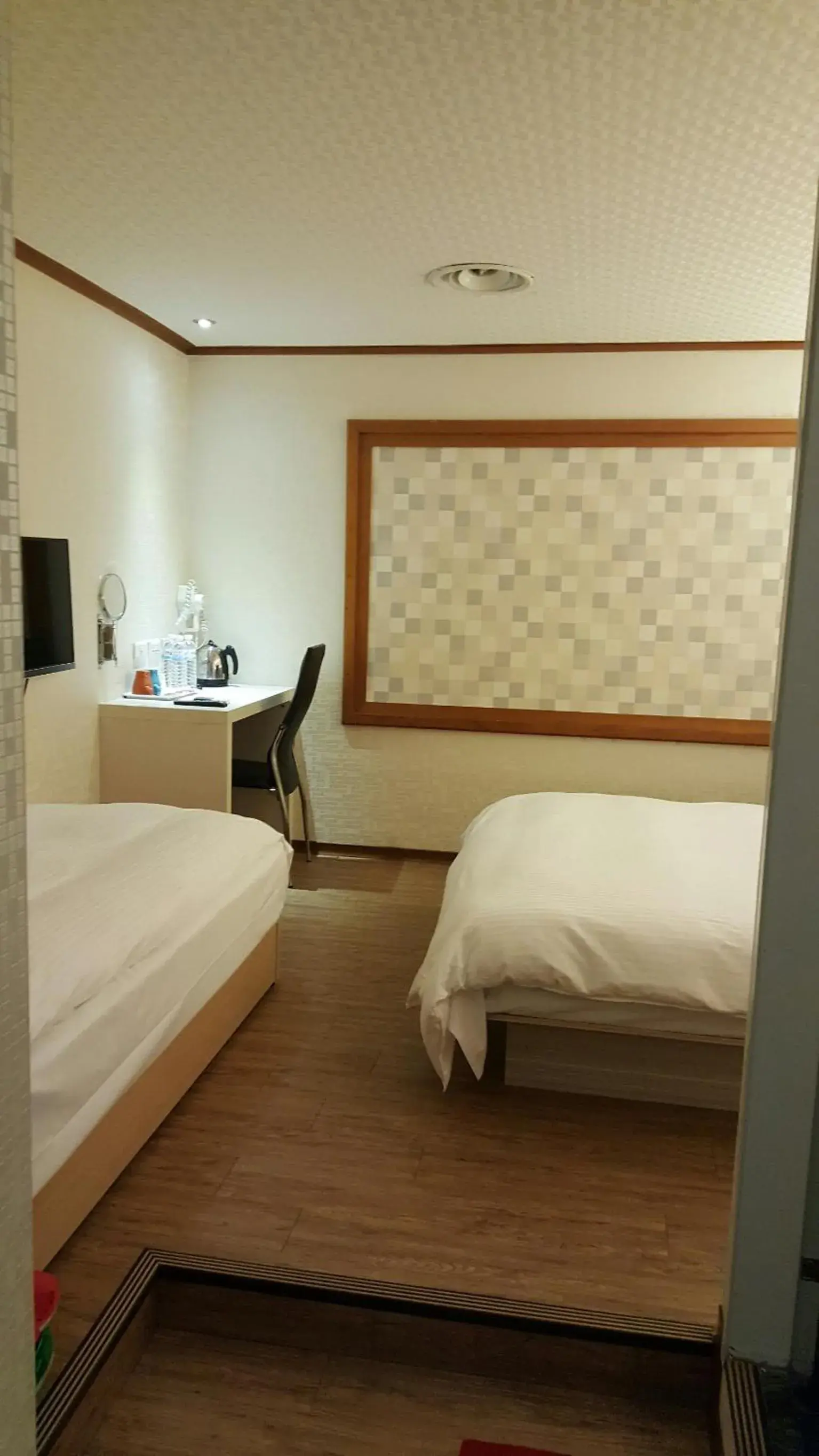 Bed in Honey Prince Bed in Honey Prince