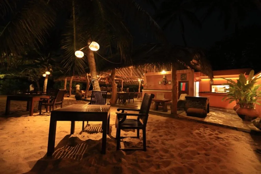 Restaurant/places to eat in Mangrove Beach Cabana