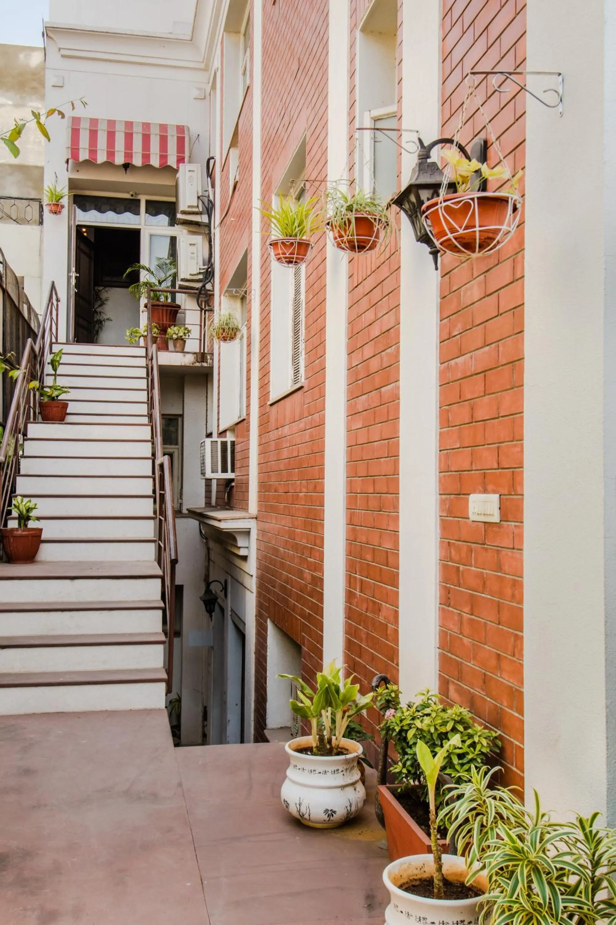 Facade/entrance in Palm 34