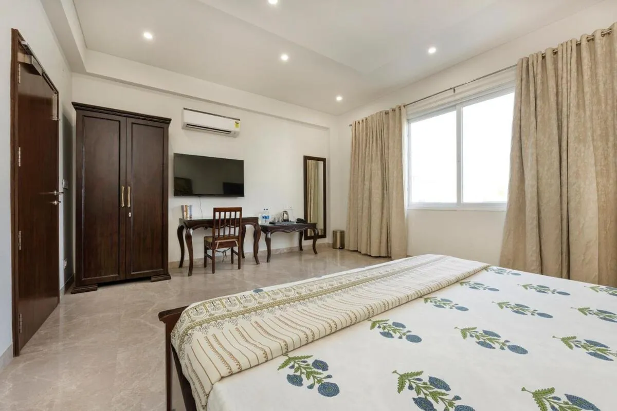 Photo of the whole room, Bed in Palm 34