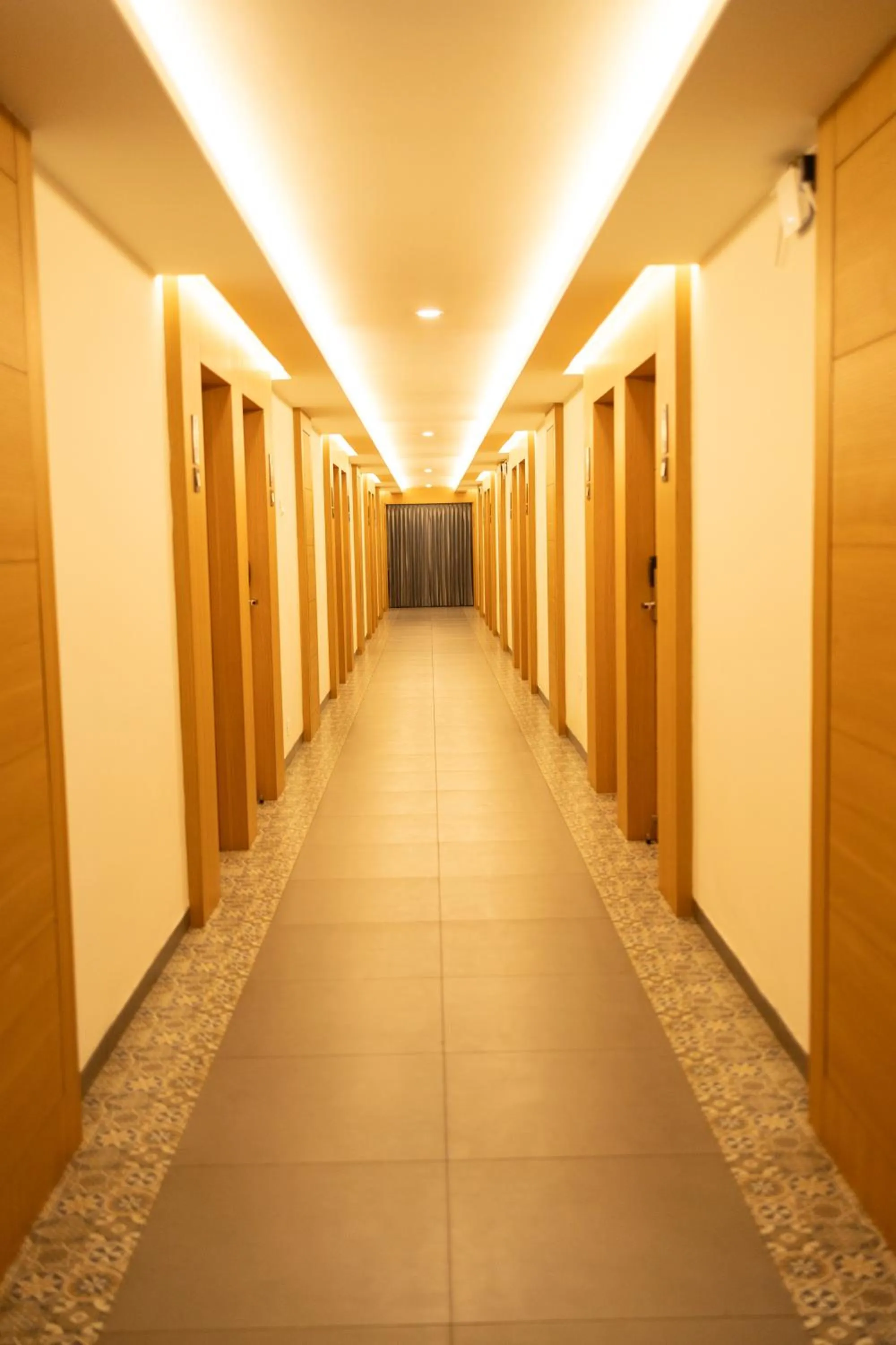 Property building in Hotel Vales Park