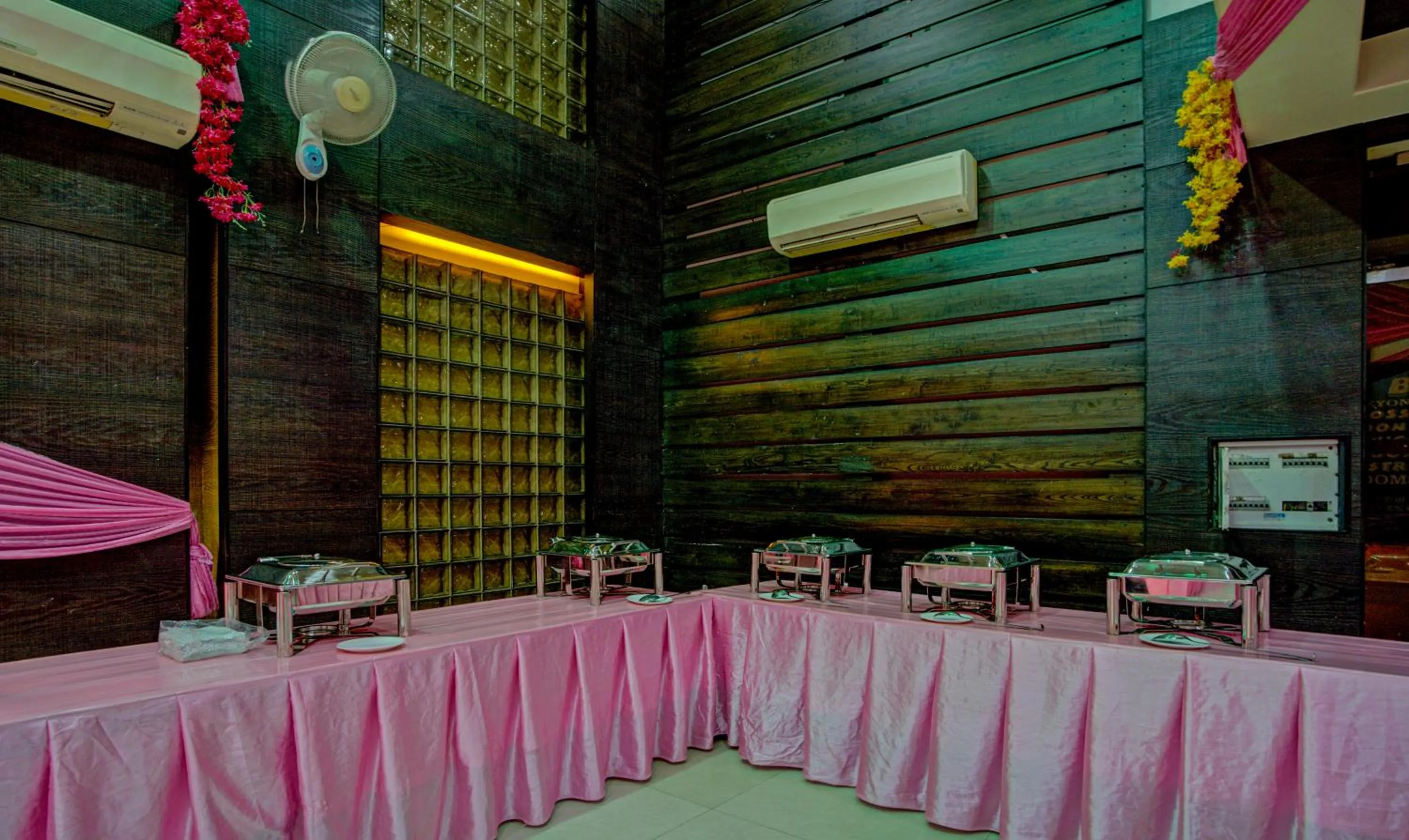 Banquet/Function facilities in Treebo Bliss