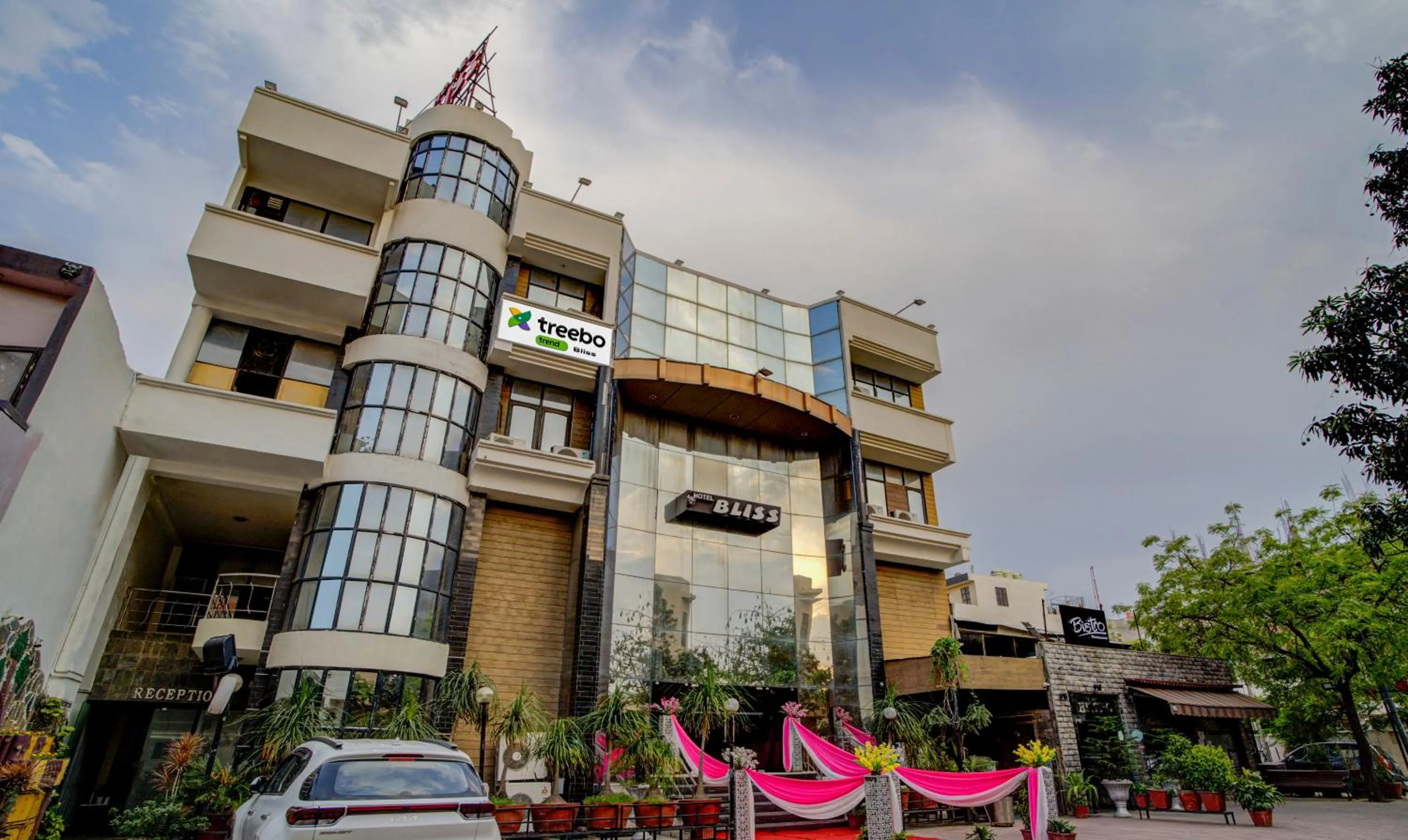 Facade/entrance in Treebo Bliss