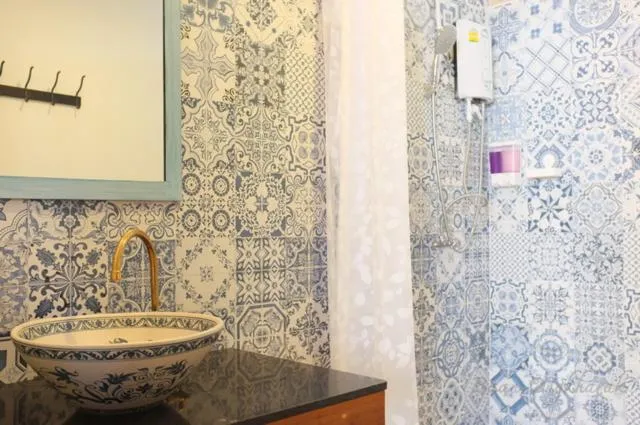 Bathroom in Baan Ongkharak bed & breakfast