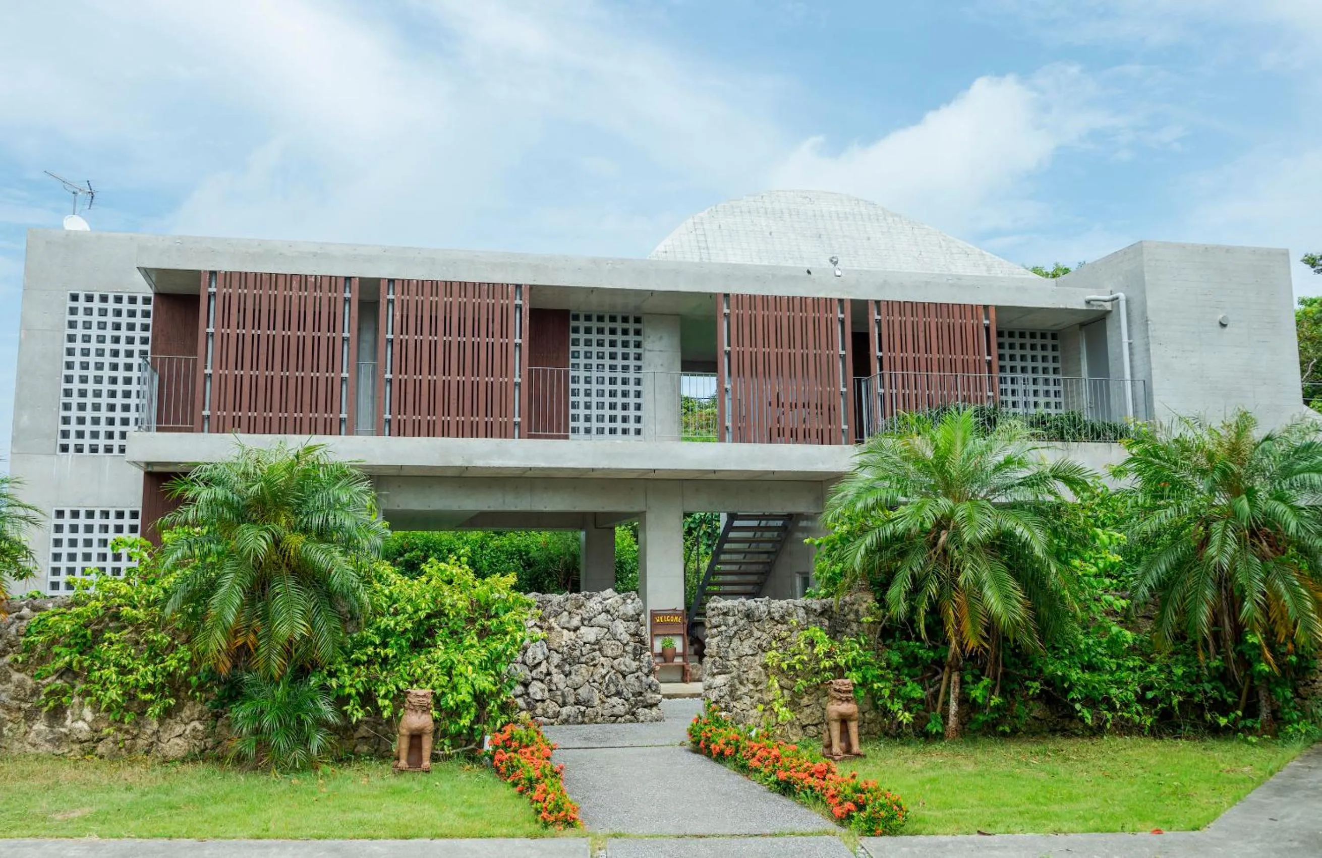 Property building in Asahinoyado Shidakaji