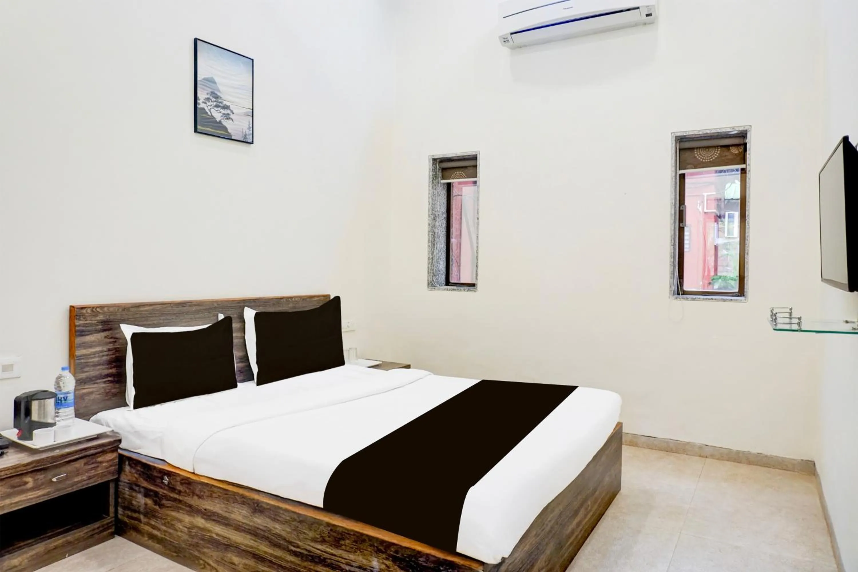 Bedroom, Bed in Hotel O Ambassador Hotel Panchgani