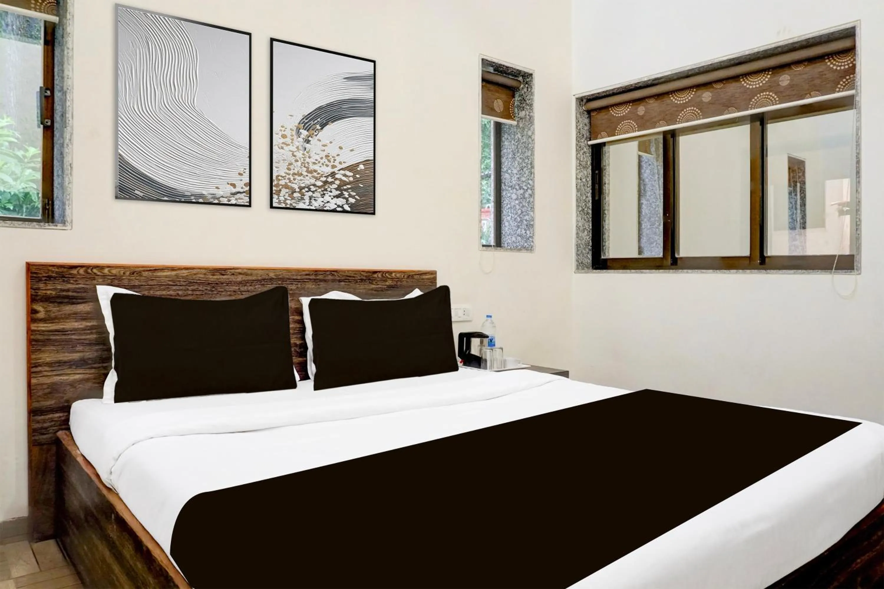 Bedroom, Bed in Hotel O Ambassador Hotel Panchgani