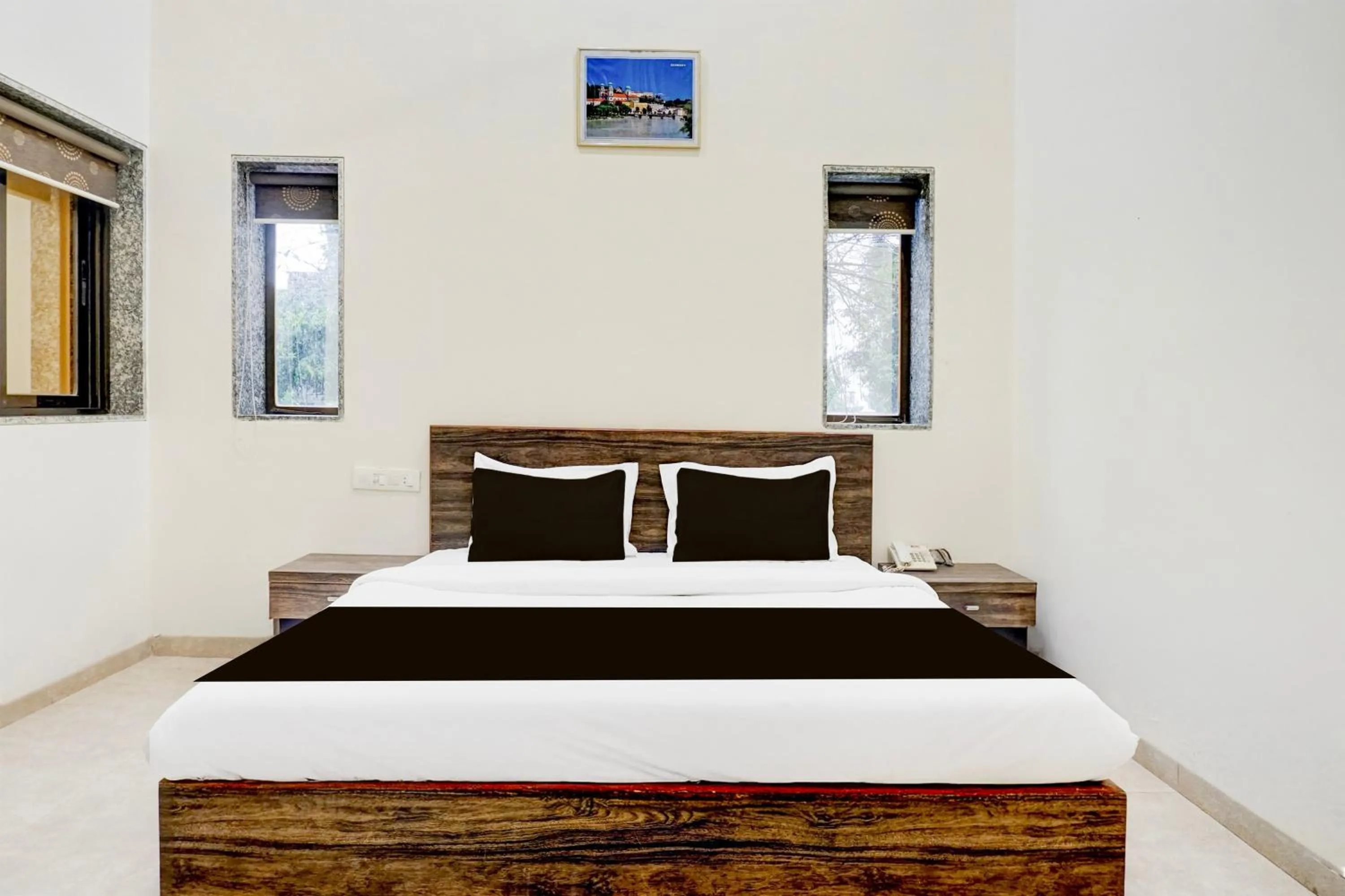 Bedroom, Bed in Hotel O Ambassador Hotel Panchgani