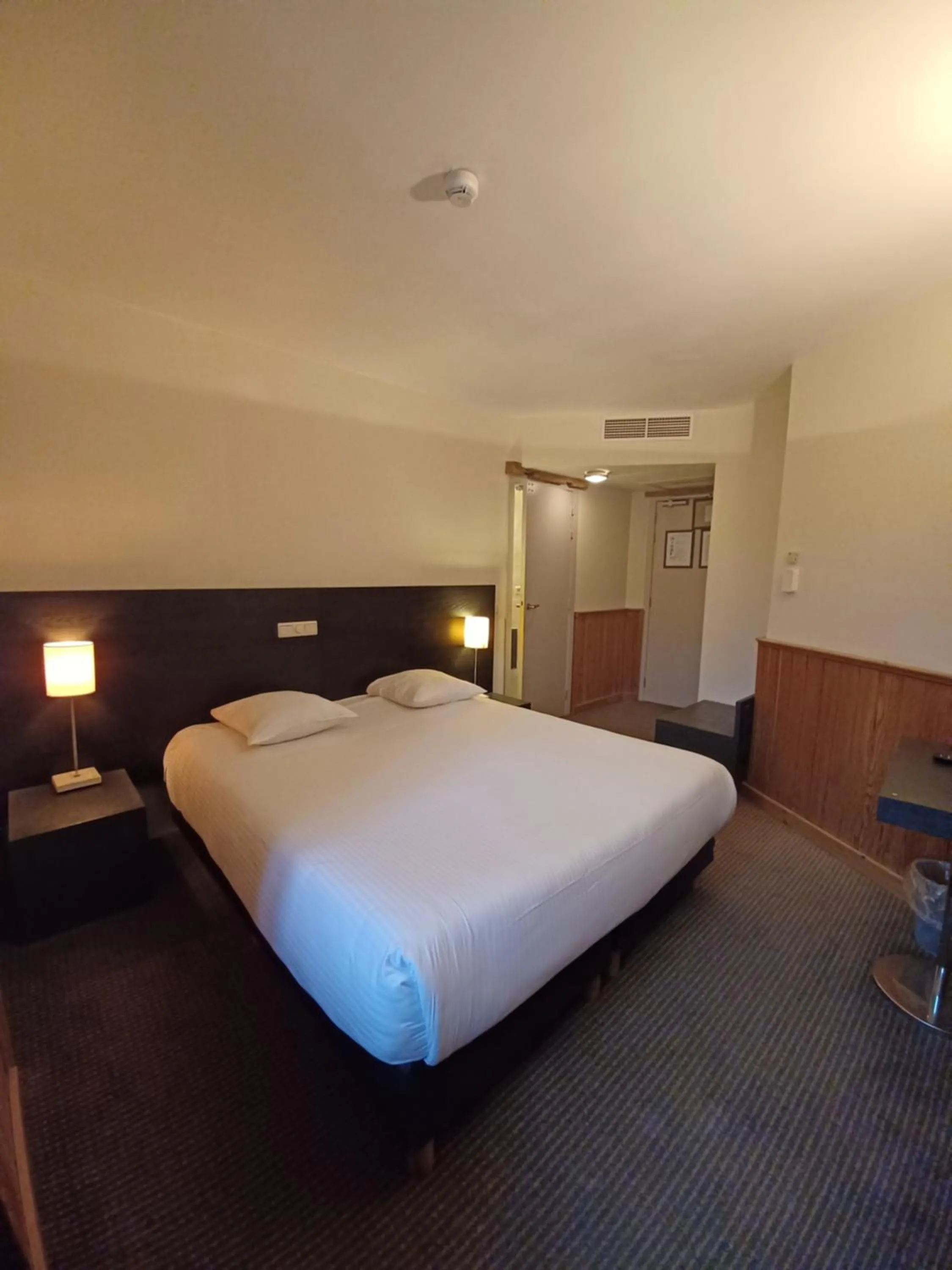 Bedroom, Bed in Hotel Koffieboontje