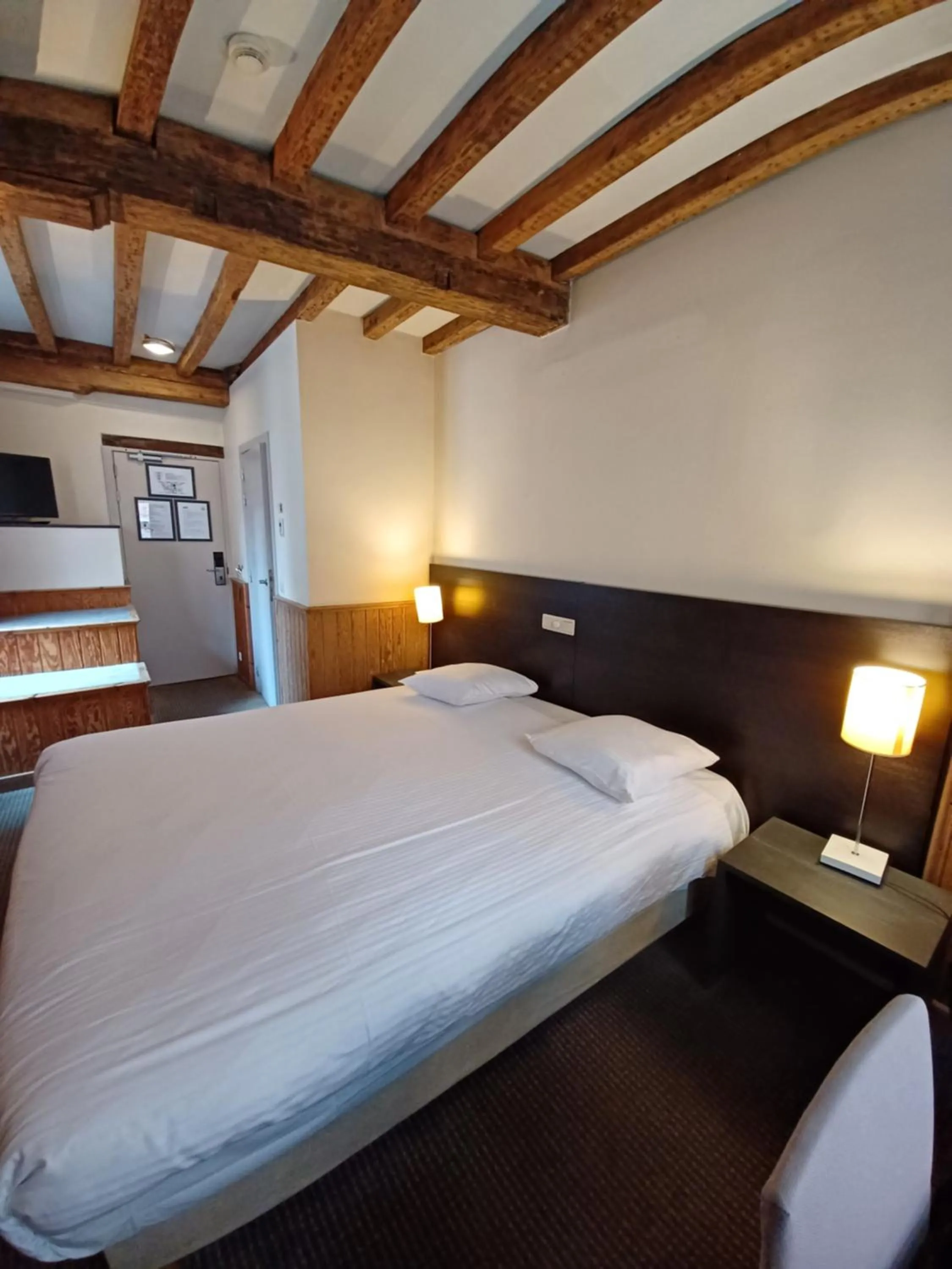 Bedroom, Bed in Hotel Koffieboontje