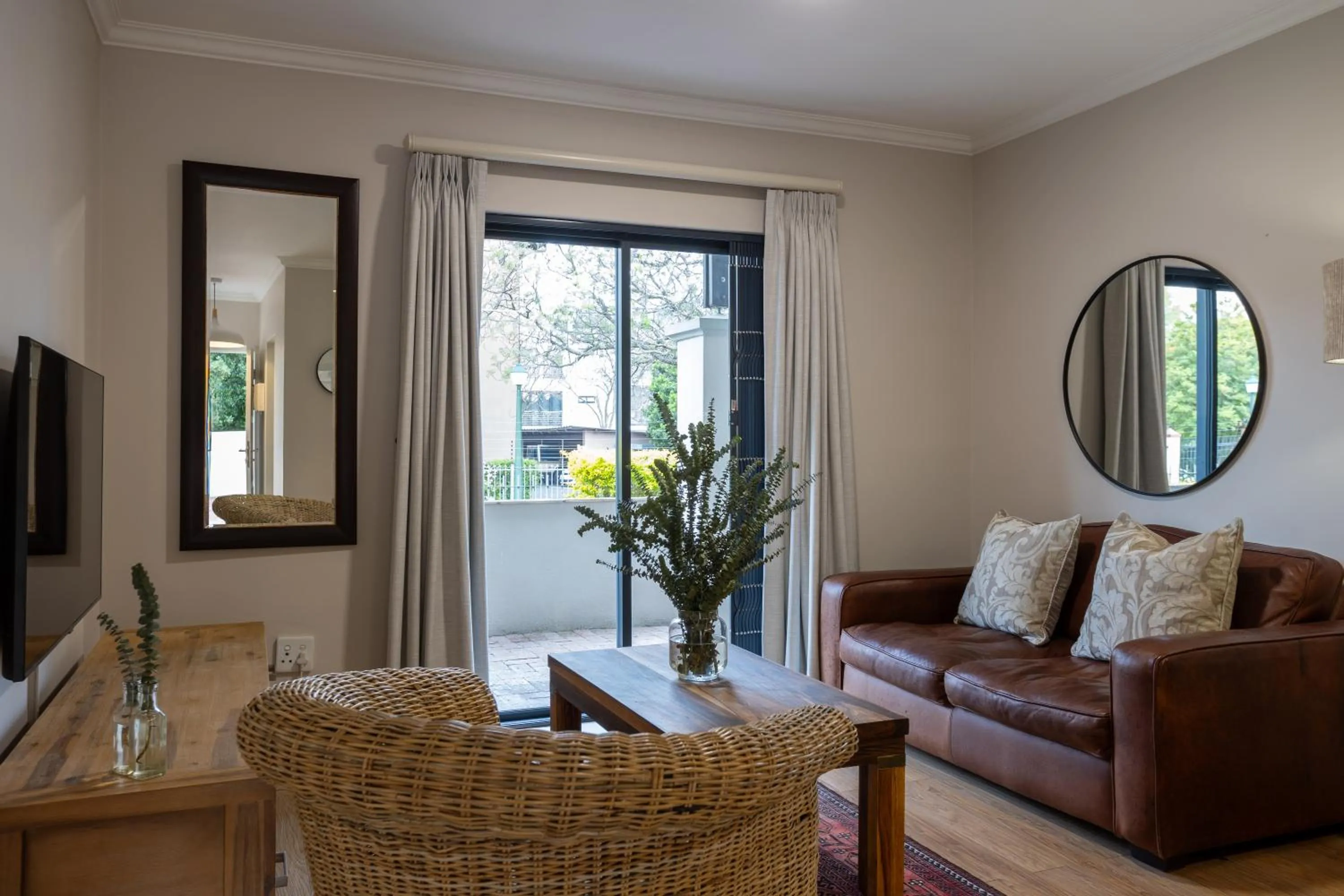 Seating area in Vino Self Catering Apartment