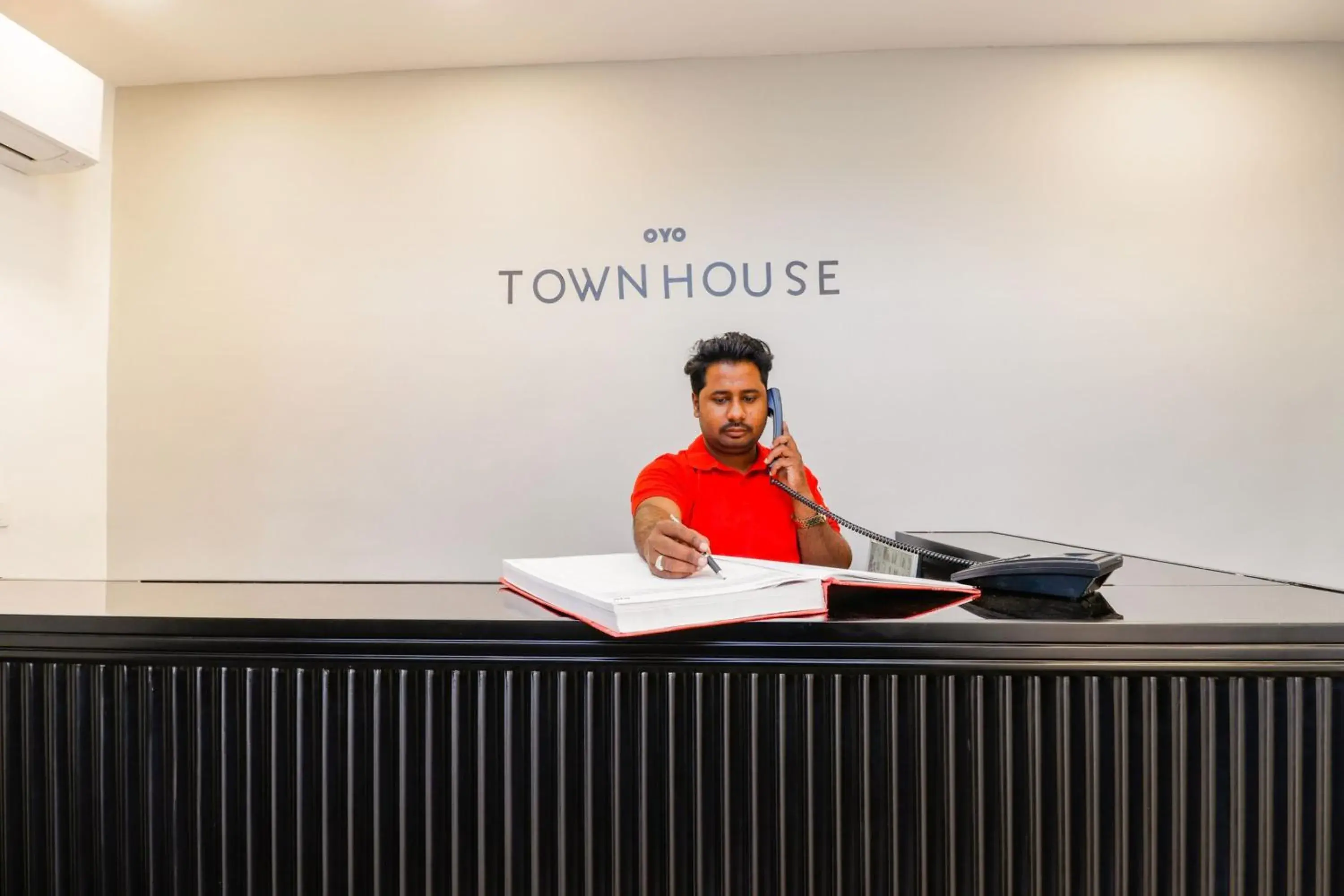 Lobby or reception in Townhouse South Tukoganj Lobby or reception in Townhouse South Tukoganj