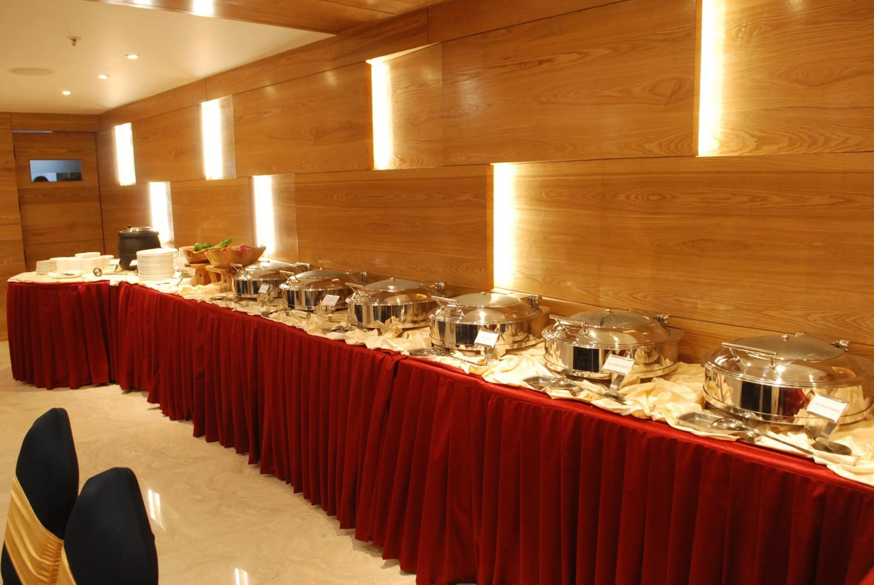 Banquet/Function facilities in Glades Hotel