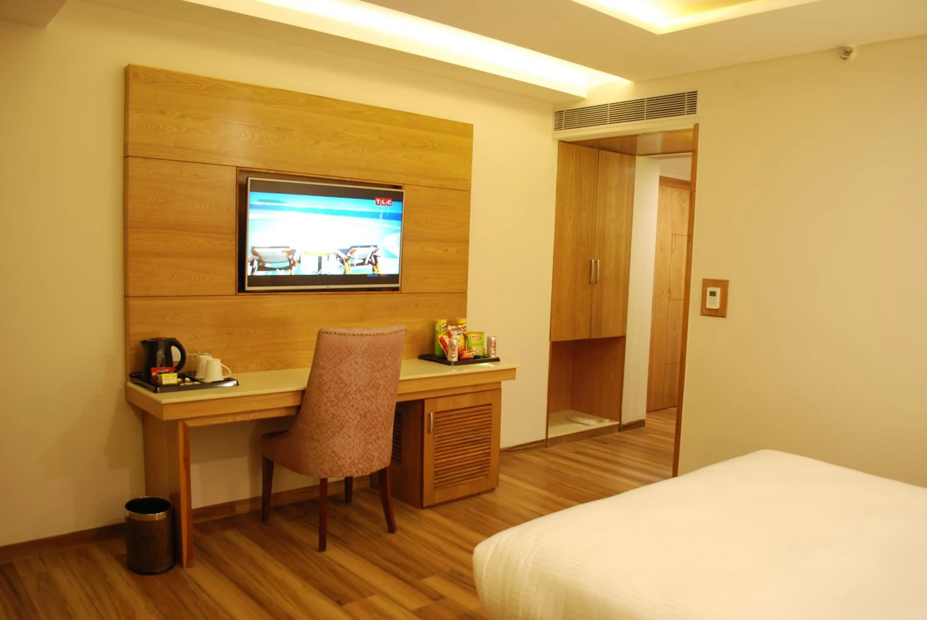 TV and multimedia, Bed in Glades Hotel