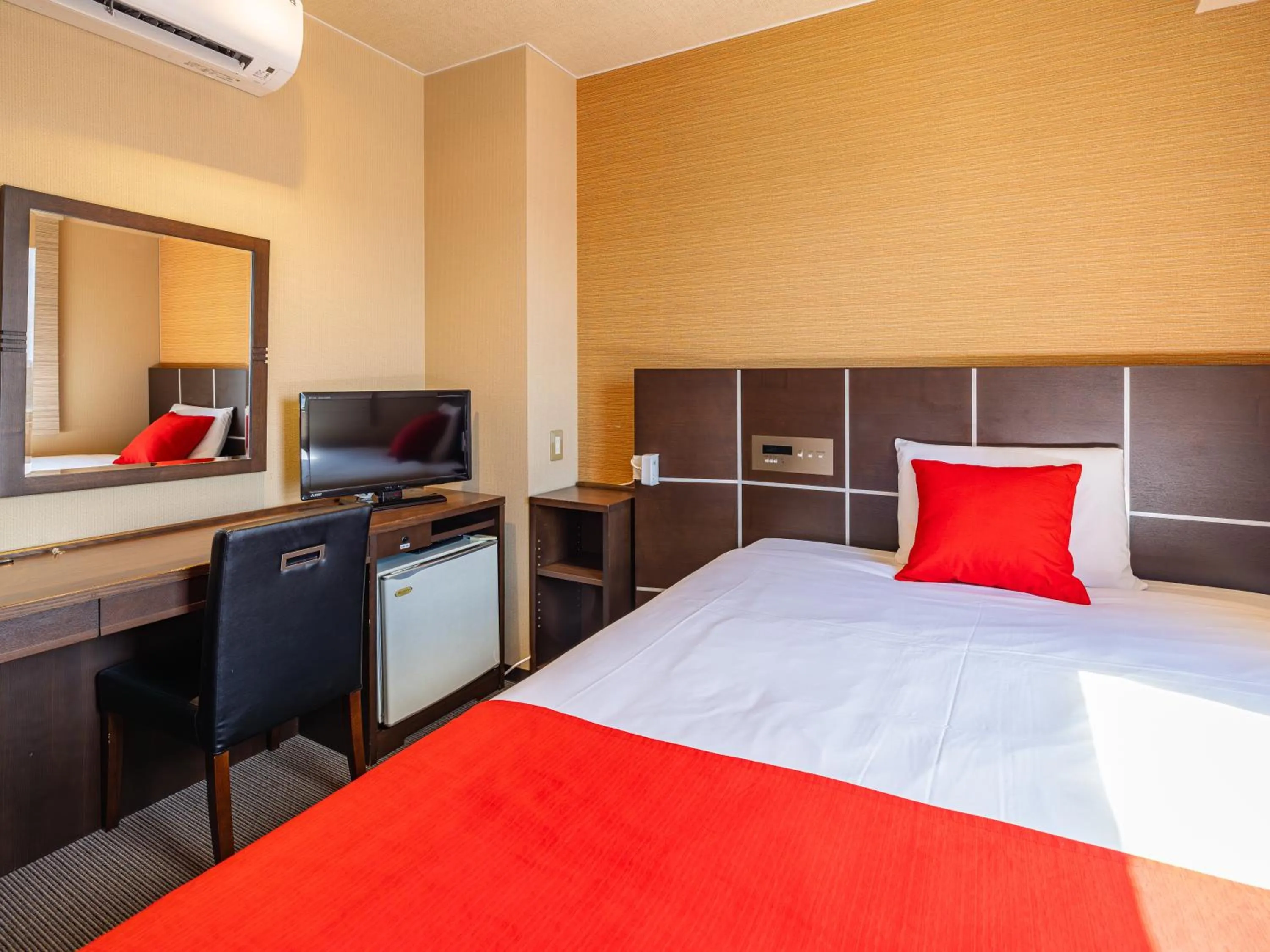 Bed in MyHotel Okazaki