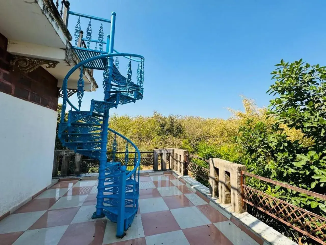 Tent in Gir Lions Paw Resort with Swimming Pool Tent in Gir Lions Paw Resort with Swimming Pool