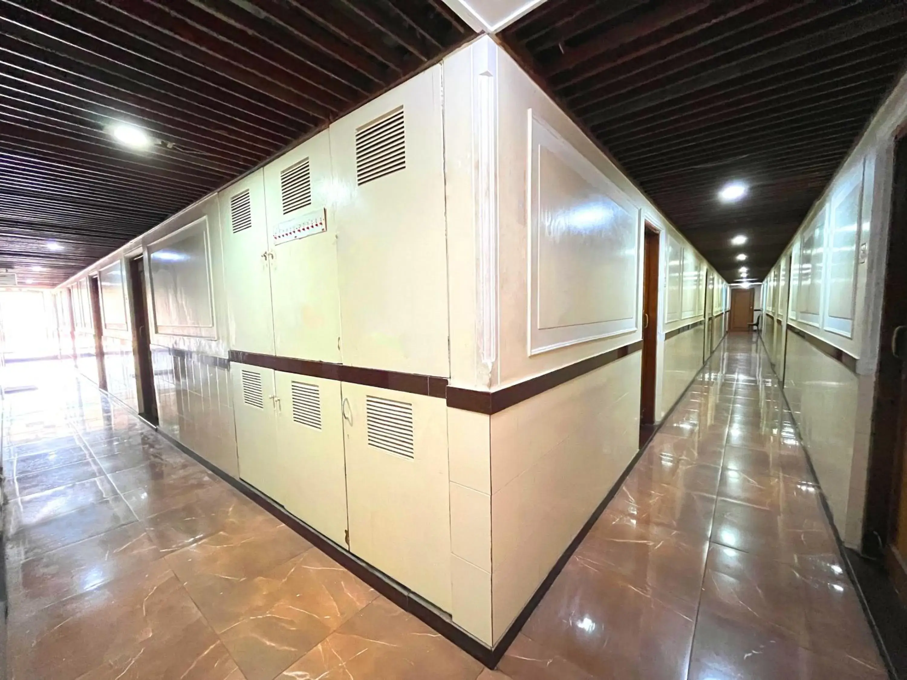 Lobby or reception in Hotel Parklane Lobby or reception in Hotel Parklane