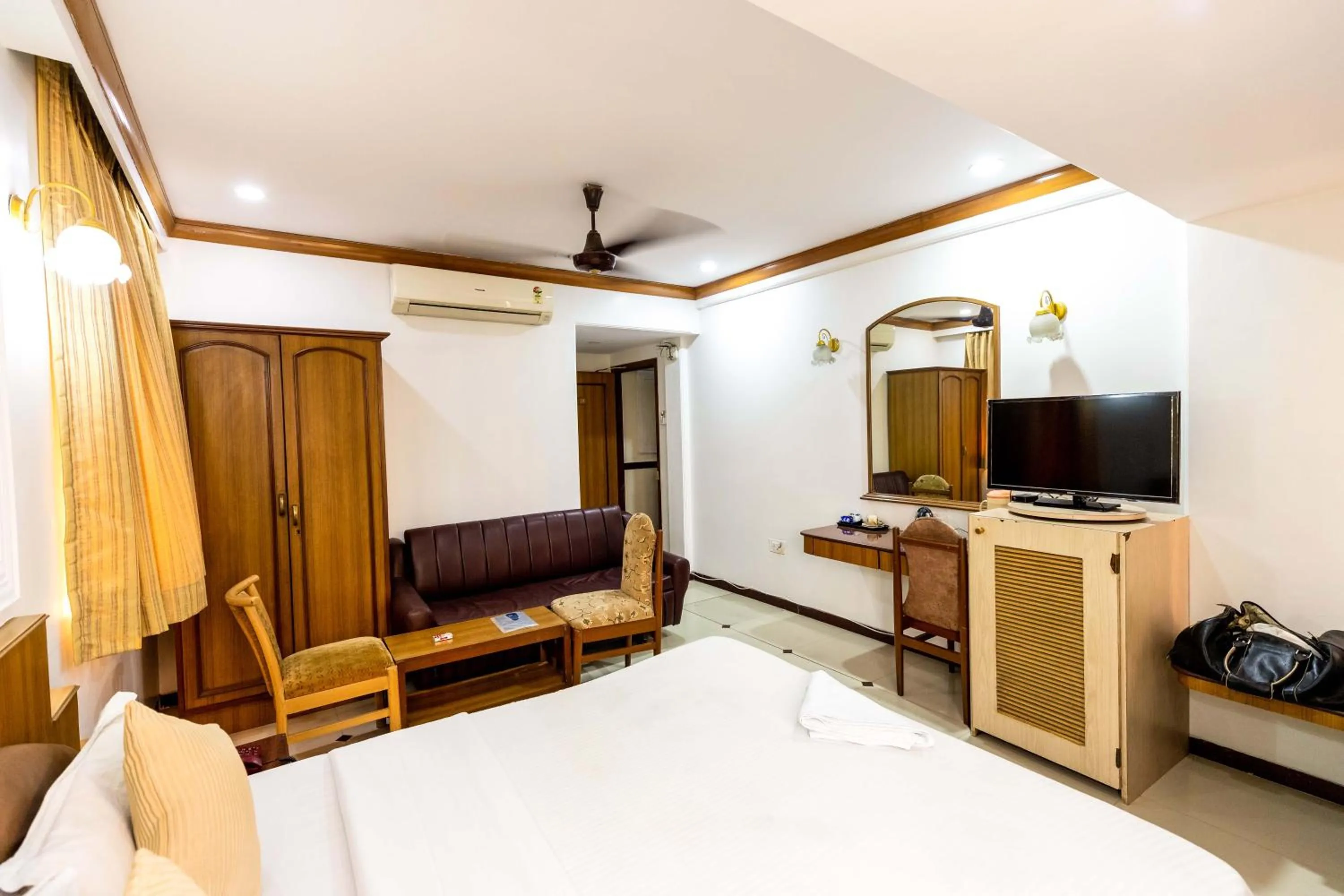 Bedroom in Hotel Parklane